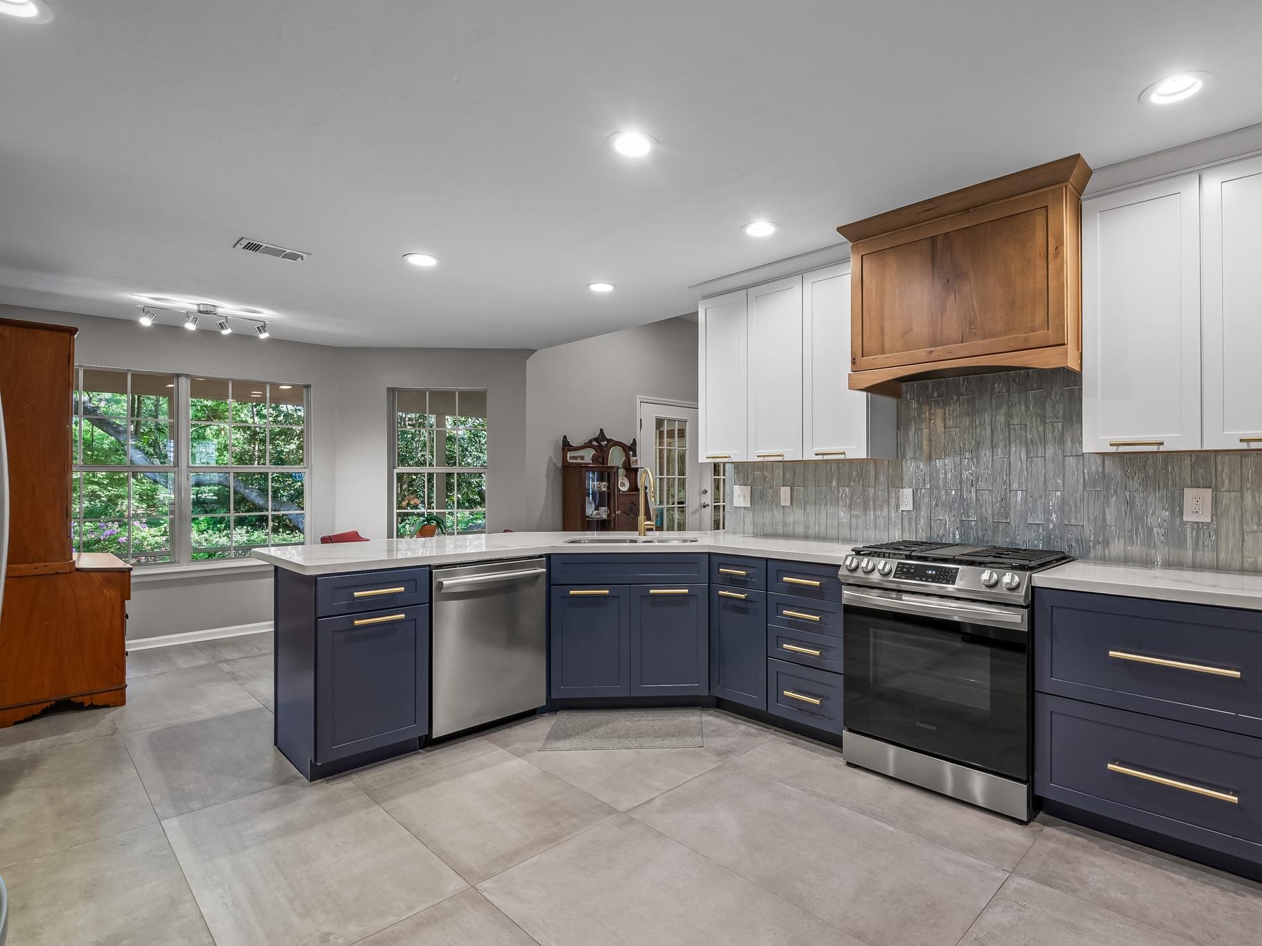 2912 Quail Rise Court