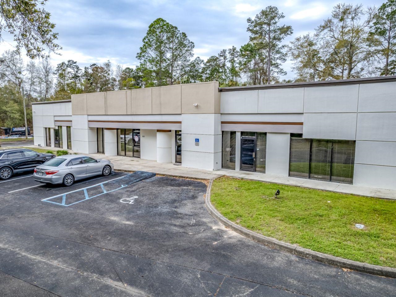 504 CAPITAL Circle