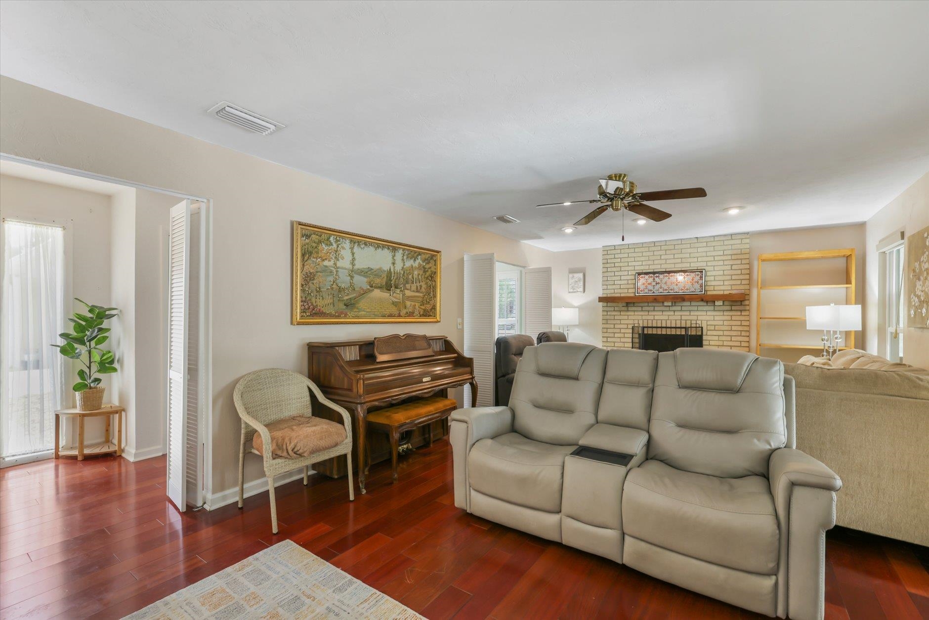 1607 Seminole Drive