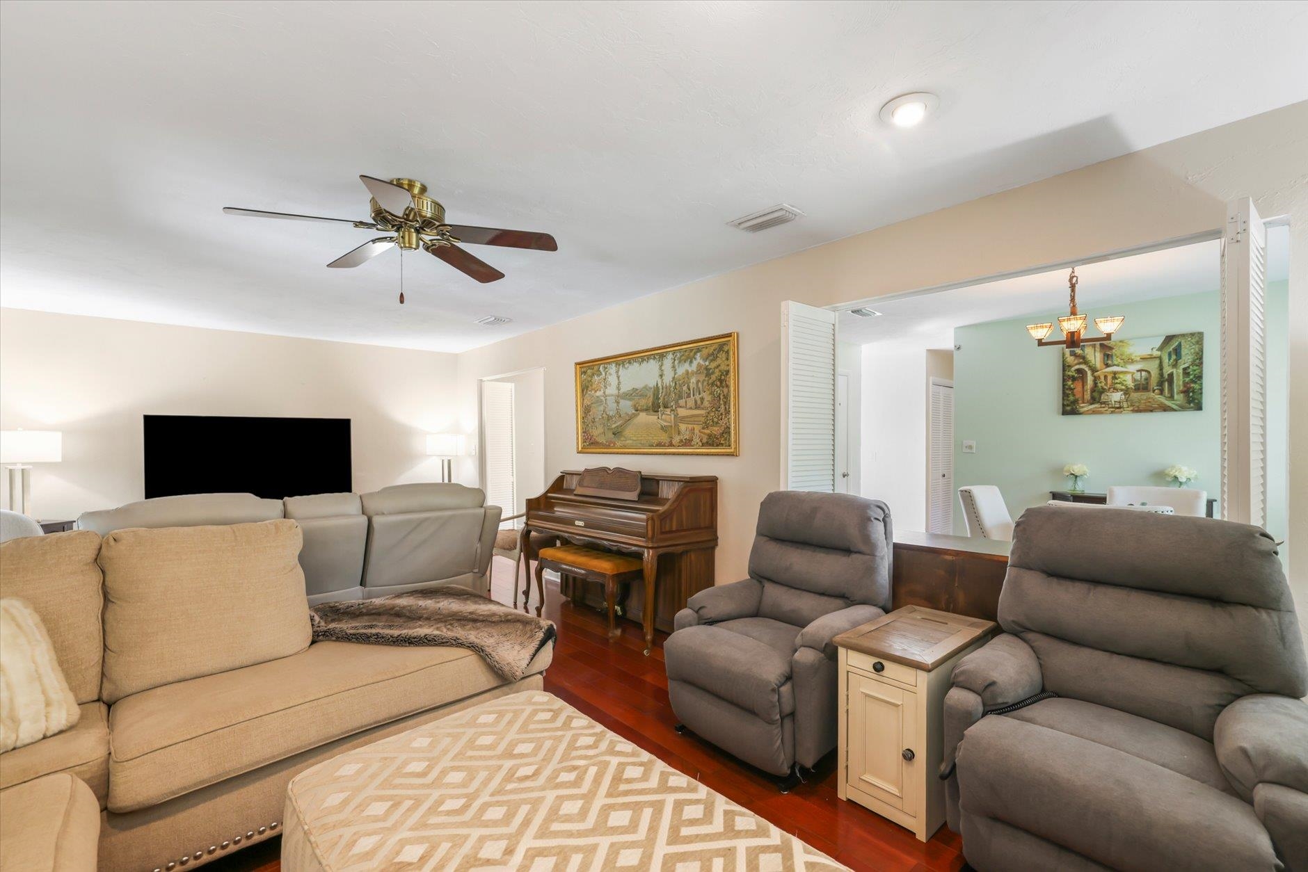 1607 Seminole Drive