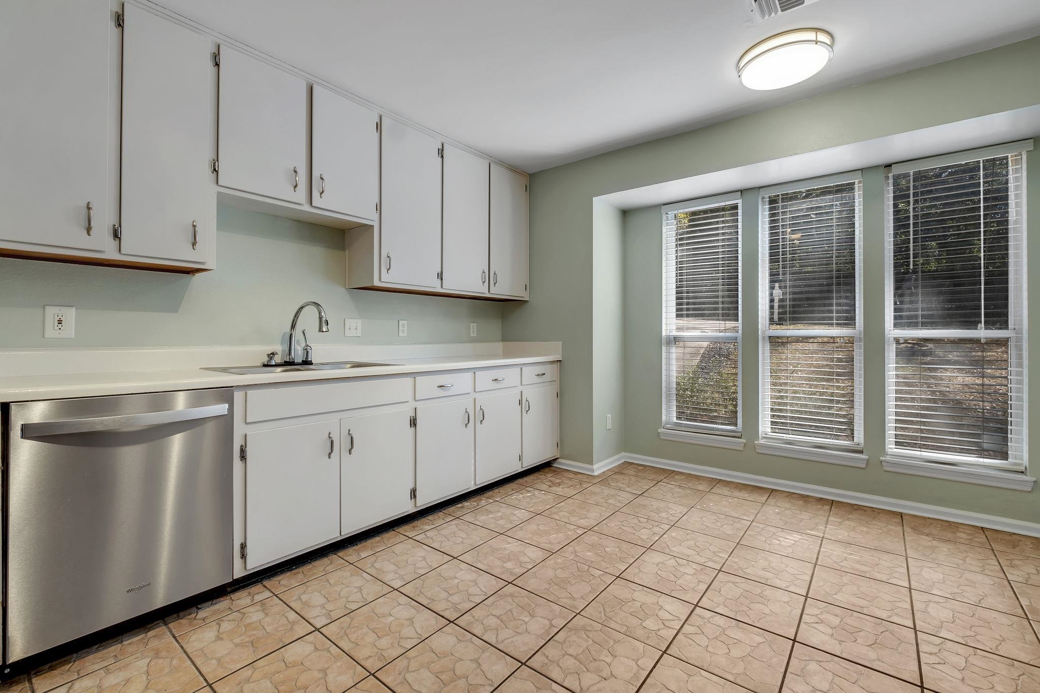 810 ALLIEGOOD Avenue