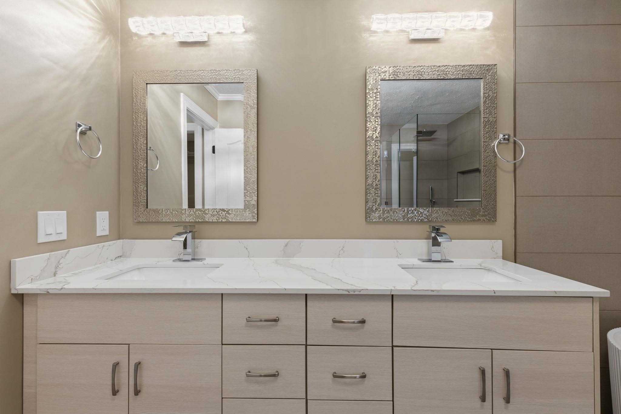 3260 N Shannon Lakes Drive