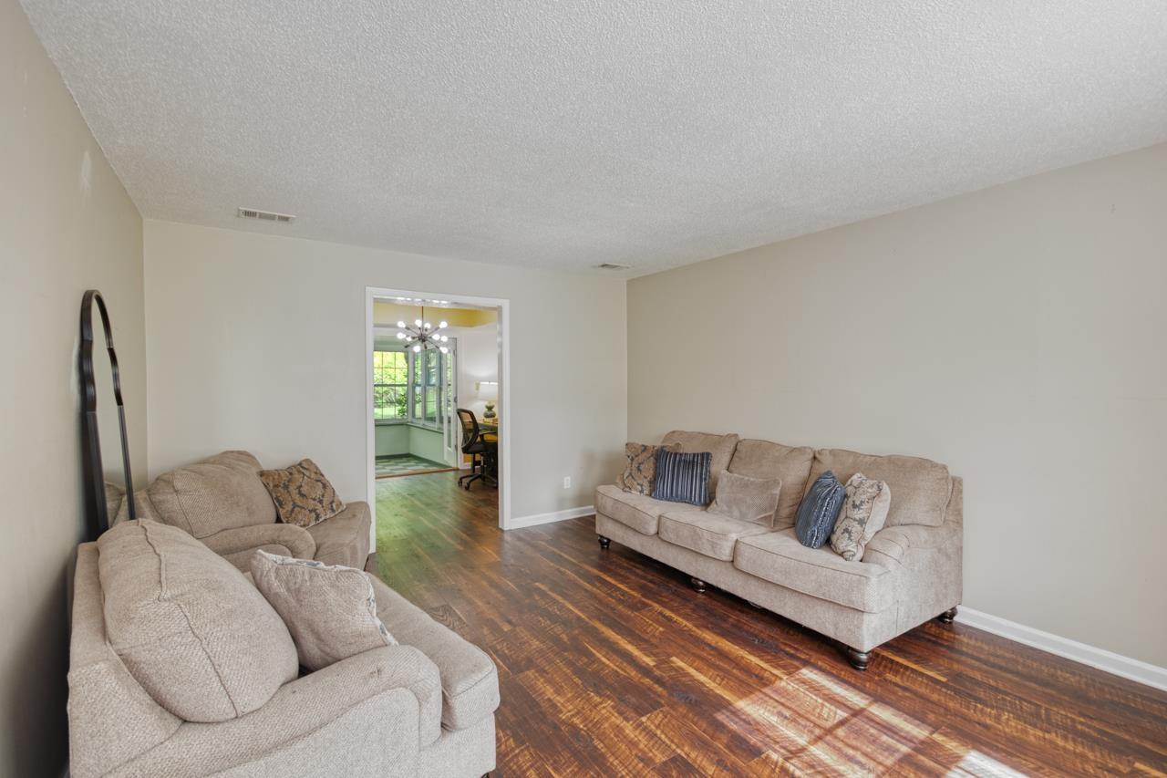 3724 Dorset Way