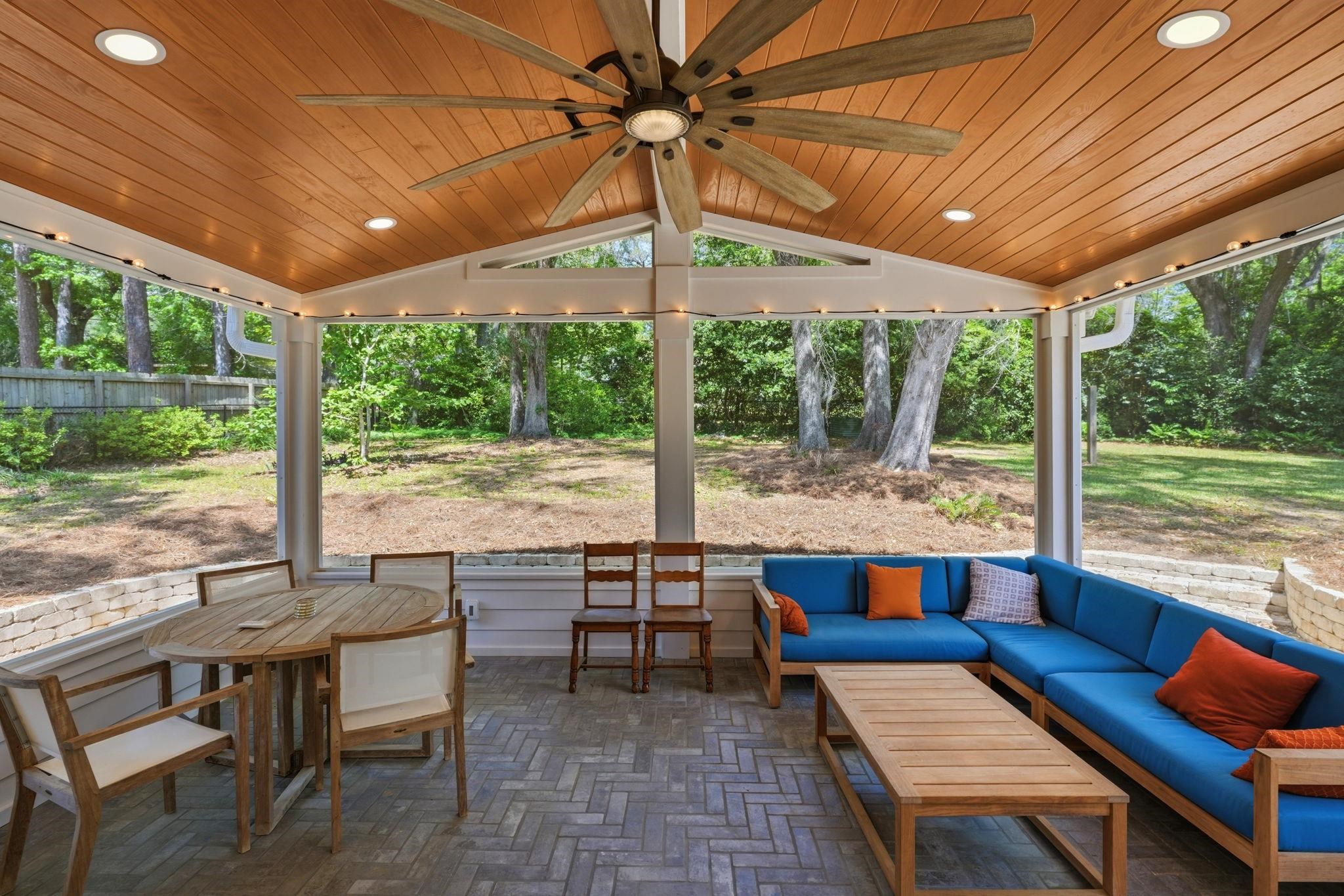 1110 LOTHIAN Drive