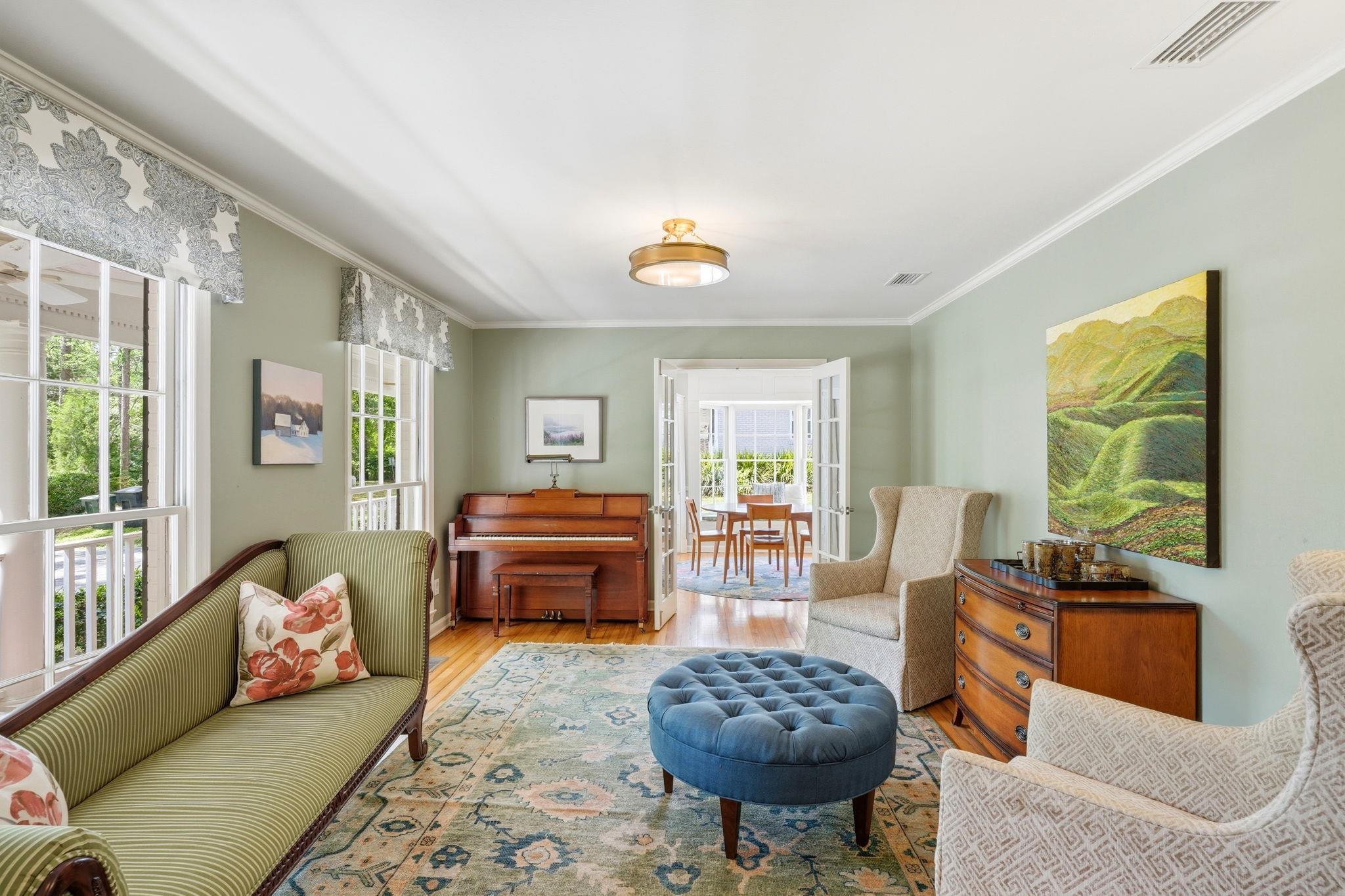 1110 LOTHIAN Drive