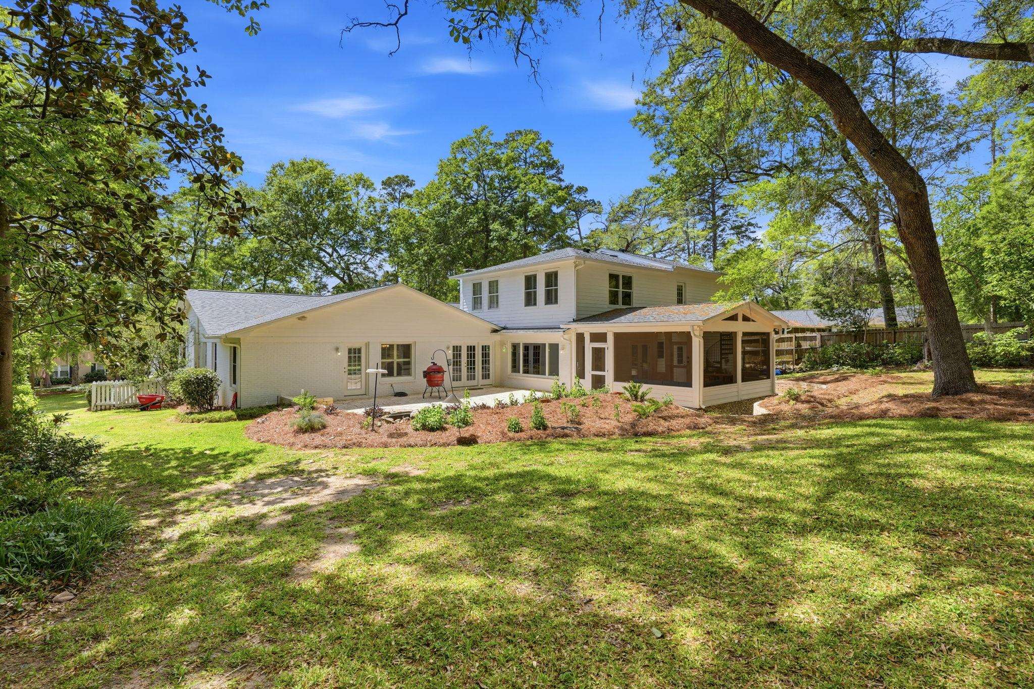 1110 LOTHIAN Drive