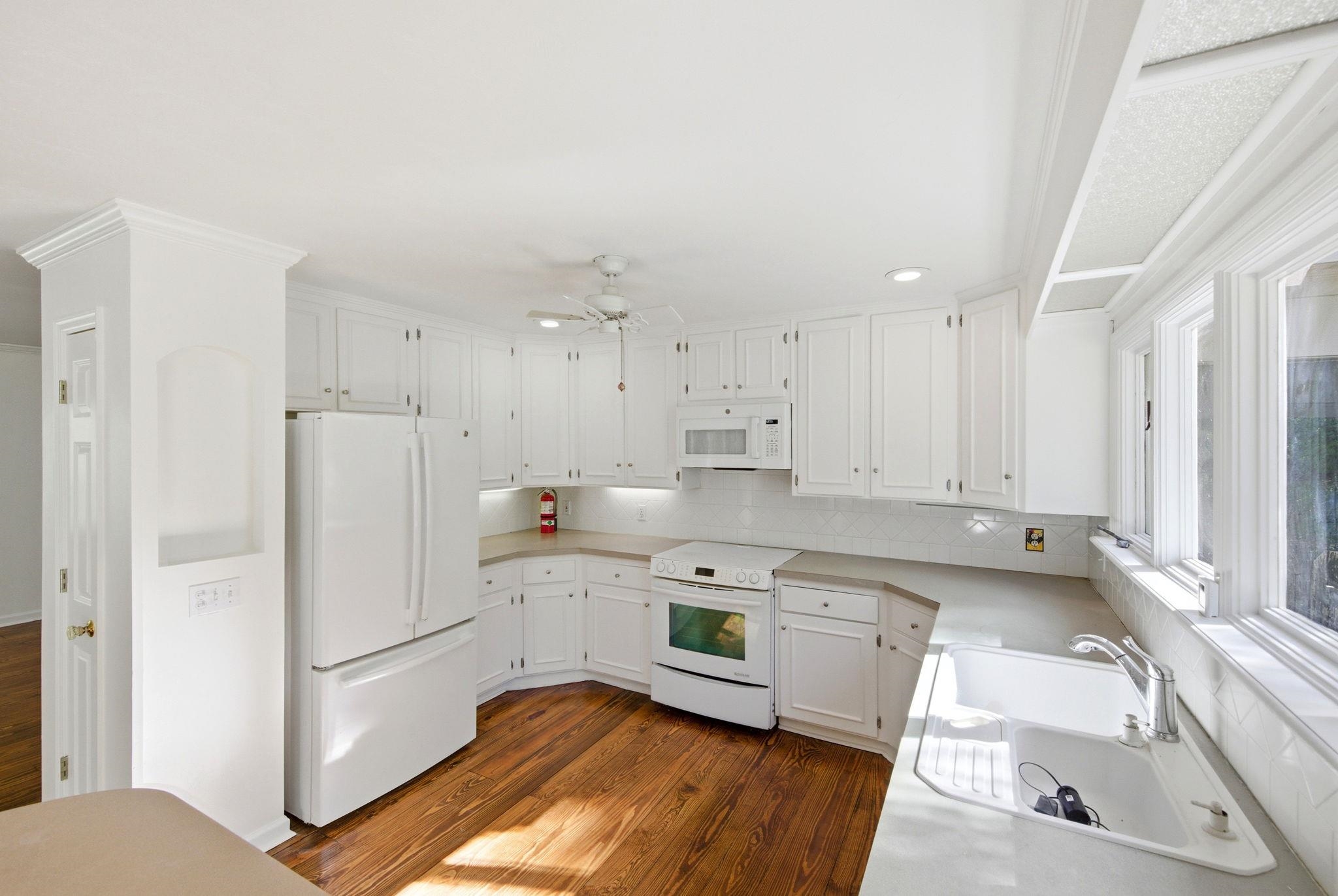 3415 WOODLEY Road
