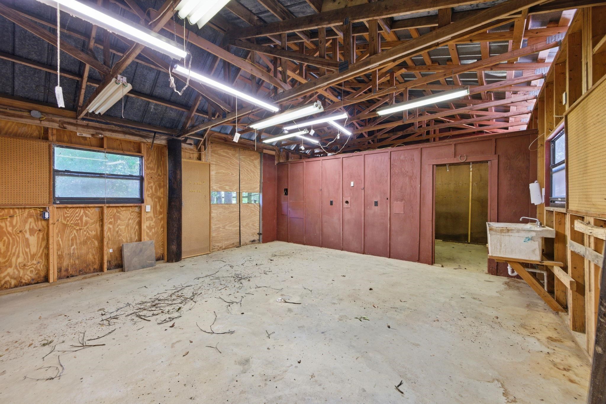 3415 WOODLEY Road
