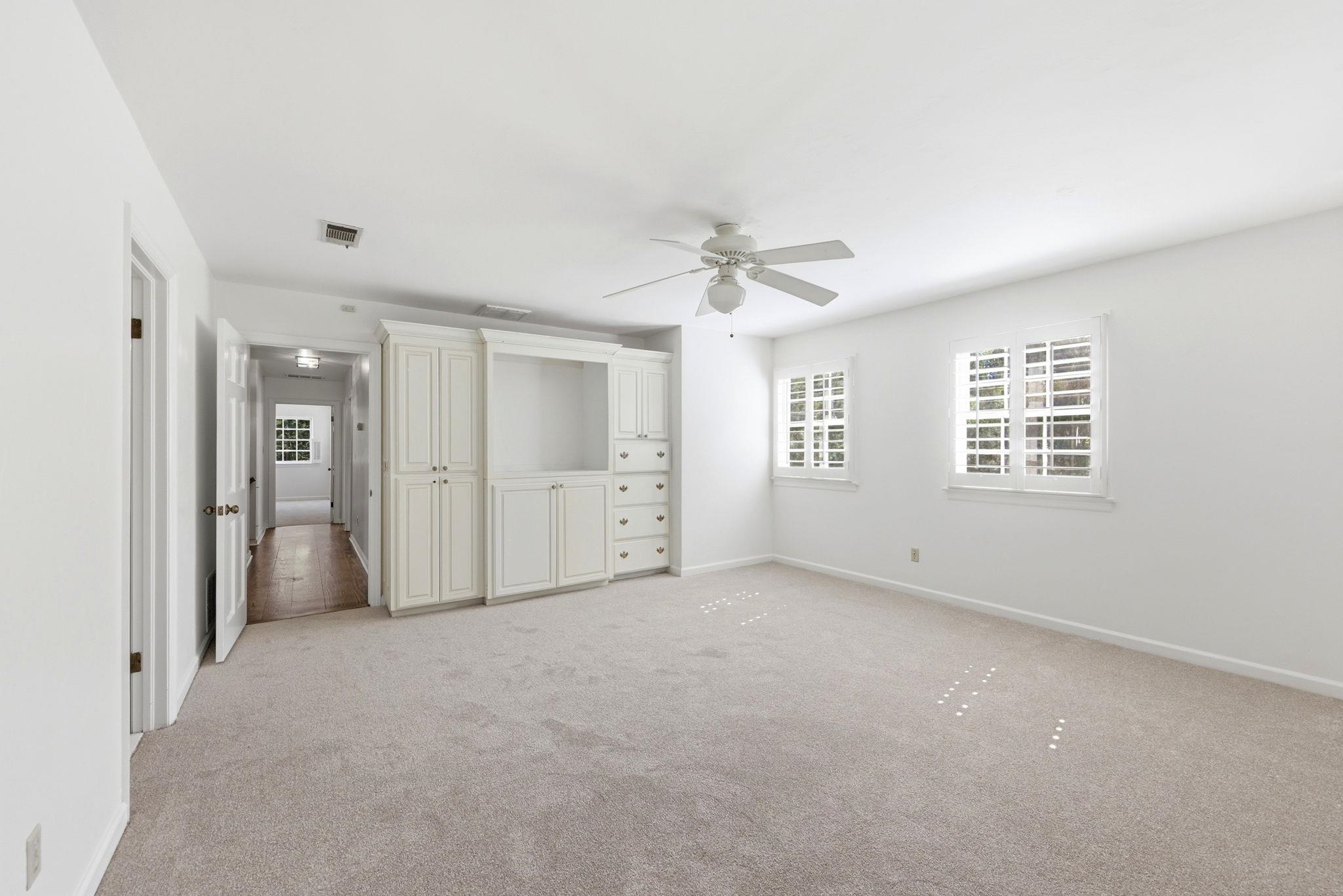 3415 WOODLEY Road