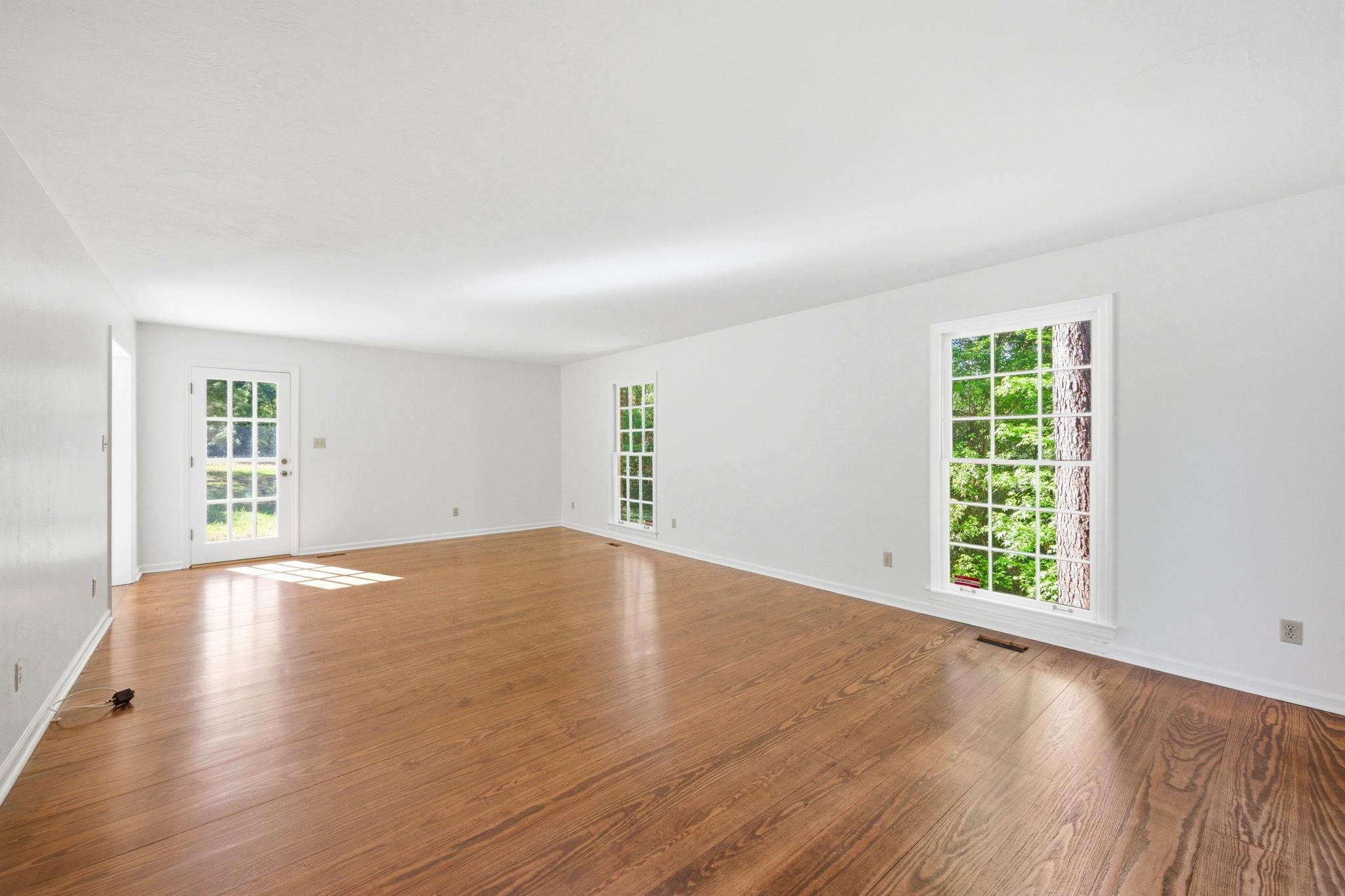 3415 WOODLEY Road