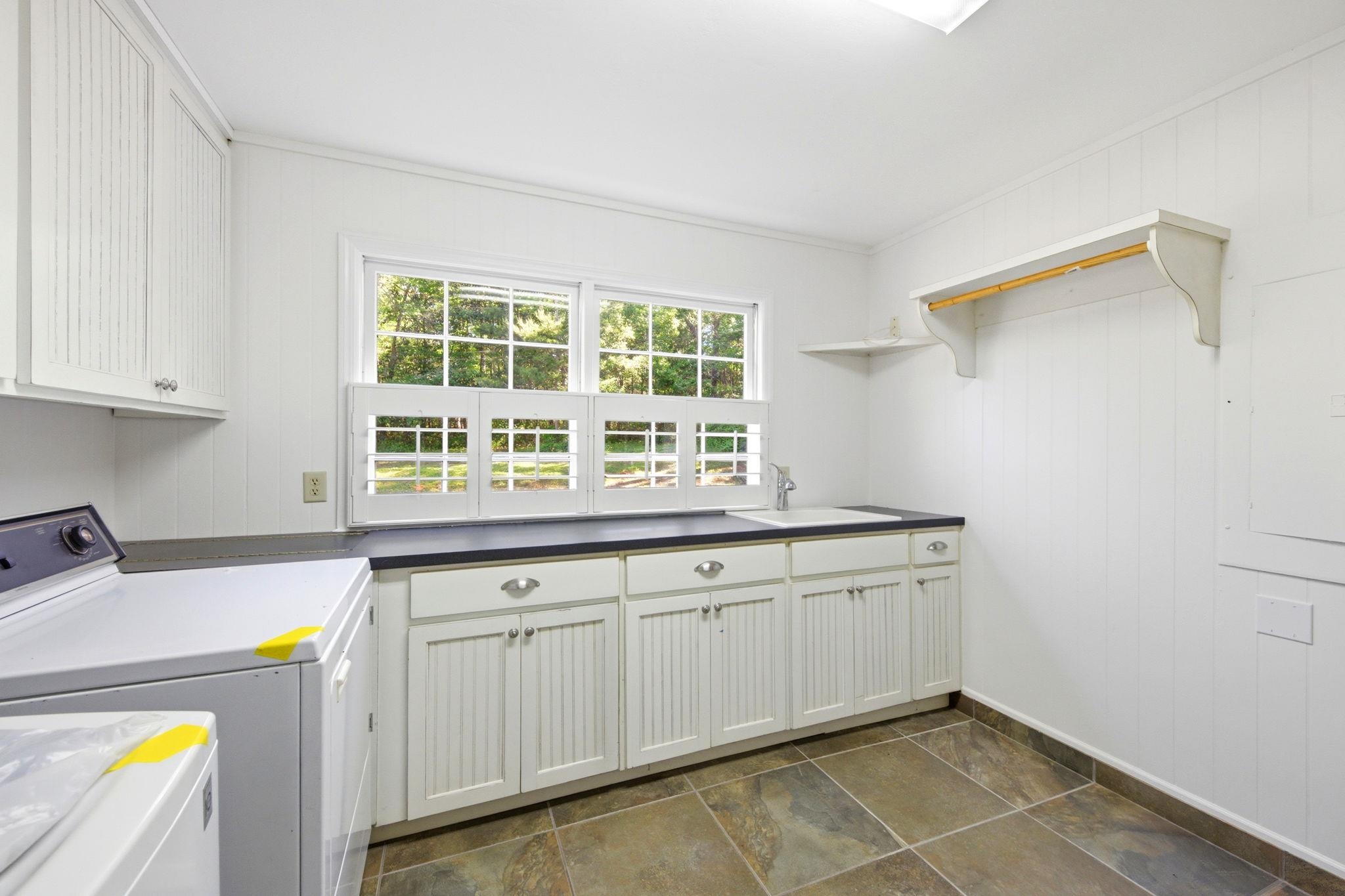 3415 WOODLEY Road