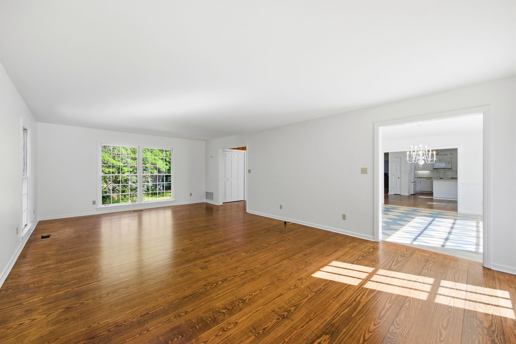 3415 WOODLEY Road