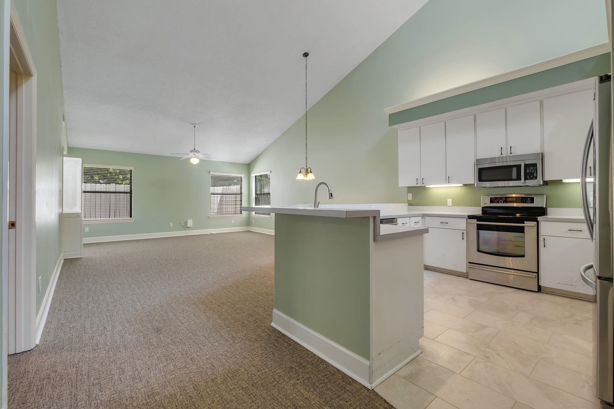 172 NE Villas Court