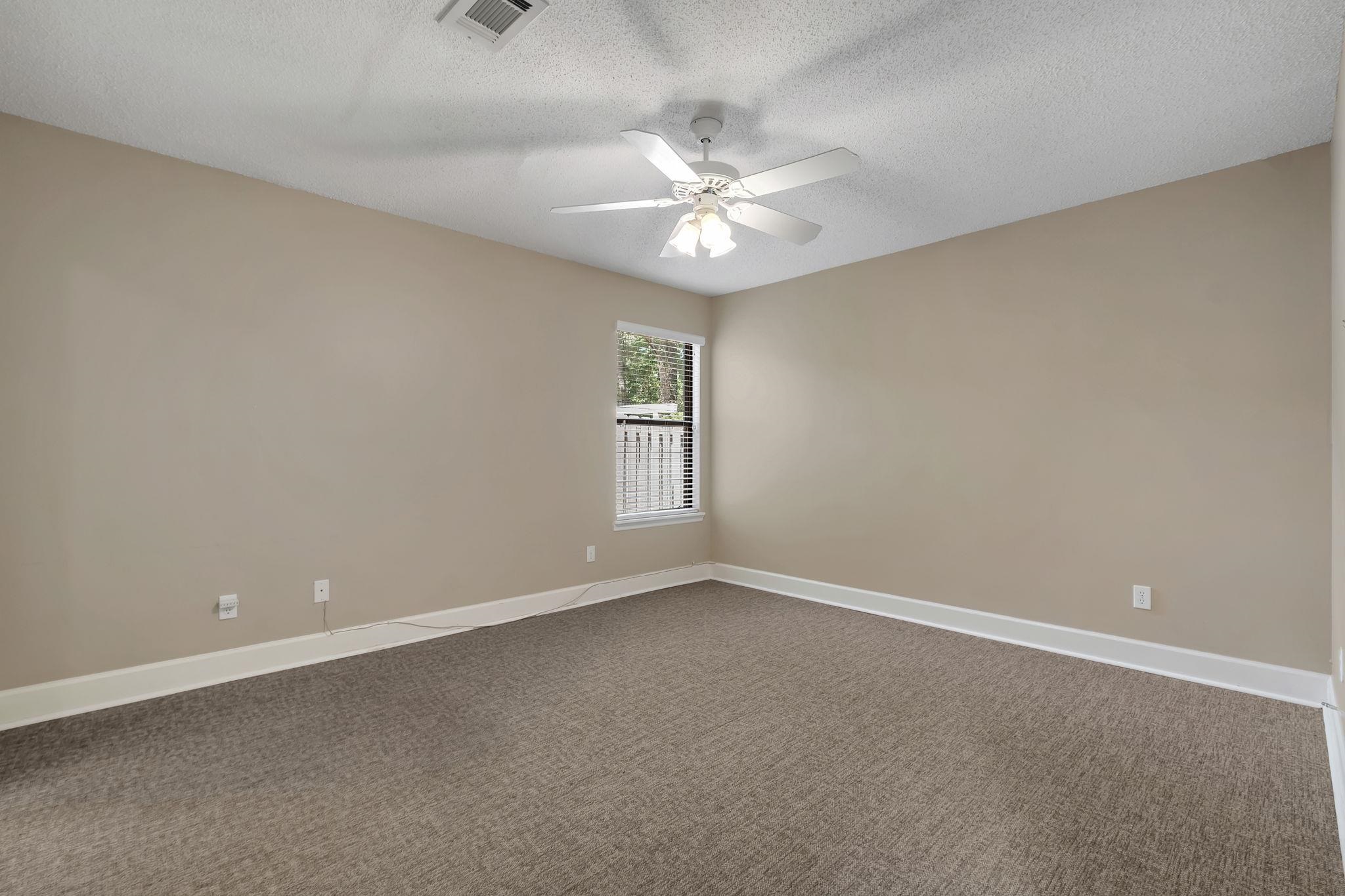 172 NE Villas Court