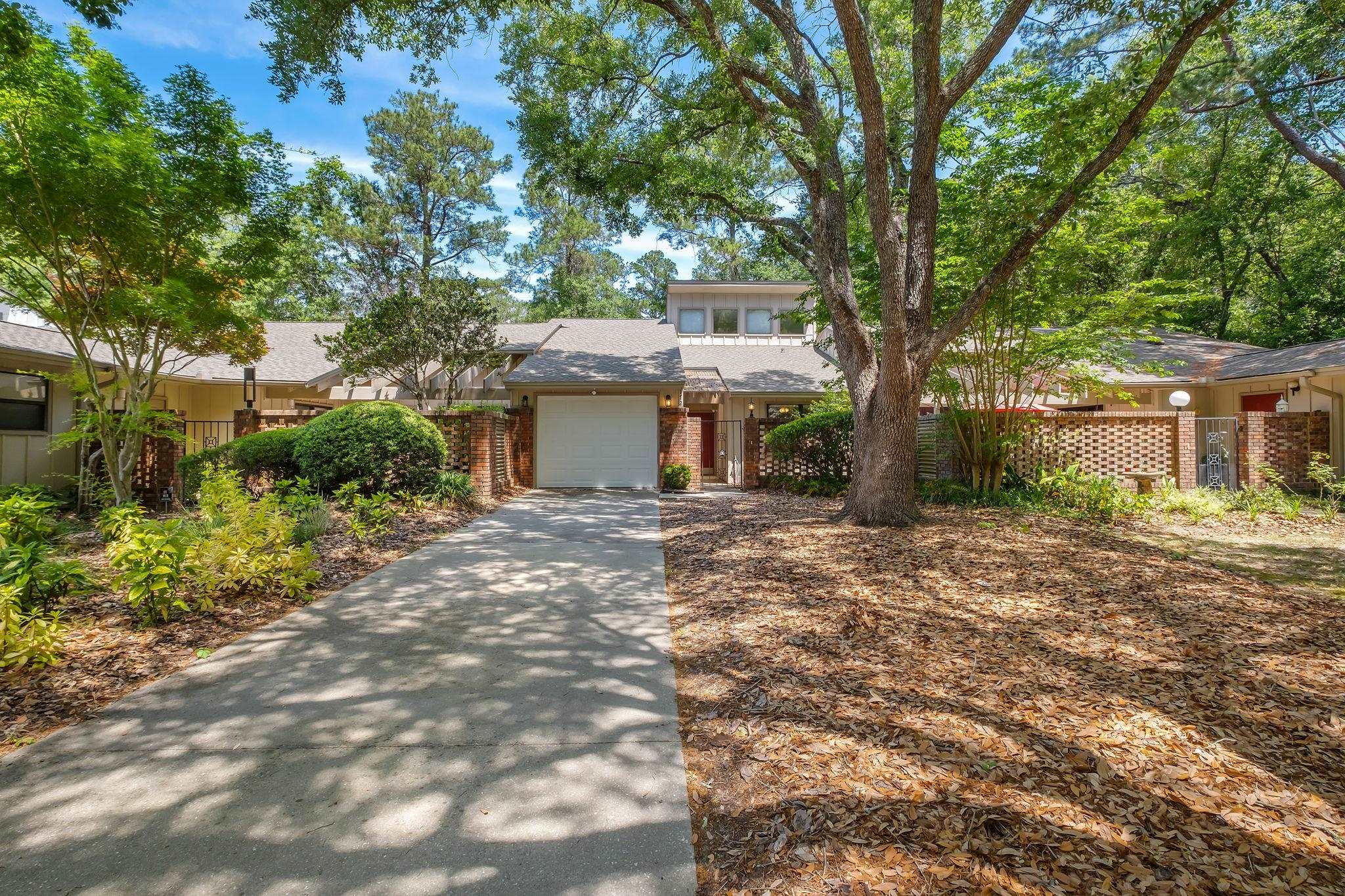 172 NE Villas Court