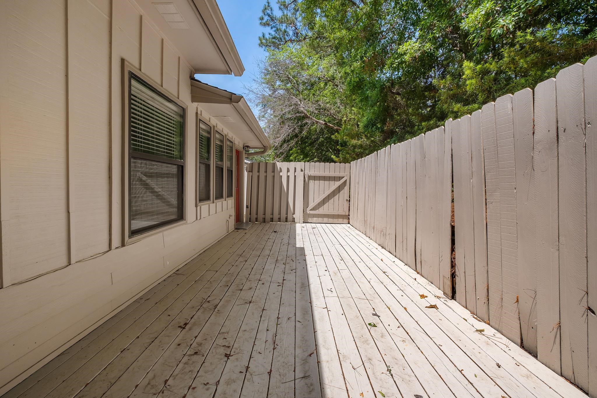 172 NE Villas Court