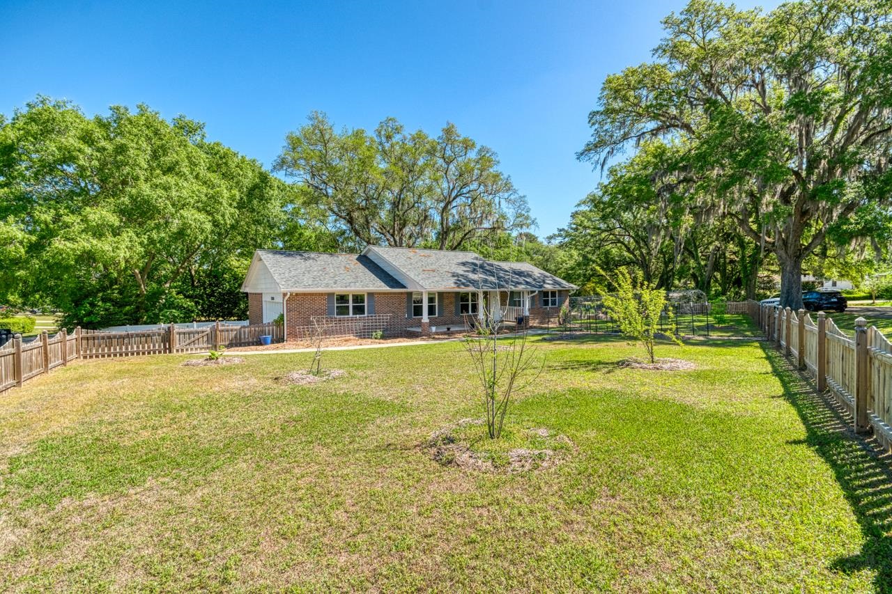 2399 CLARA KEE Boulevard