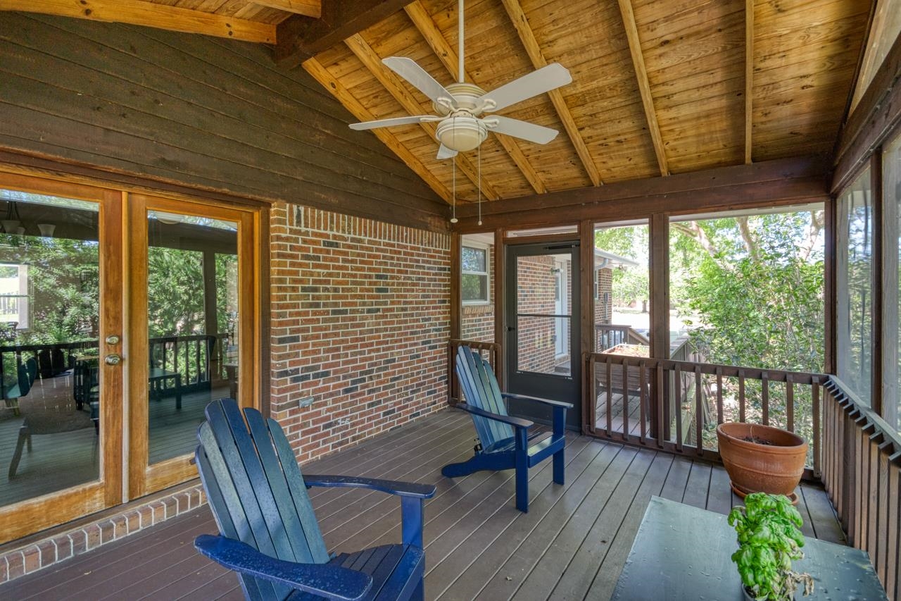 2399 CLARA KEE Boulevard