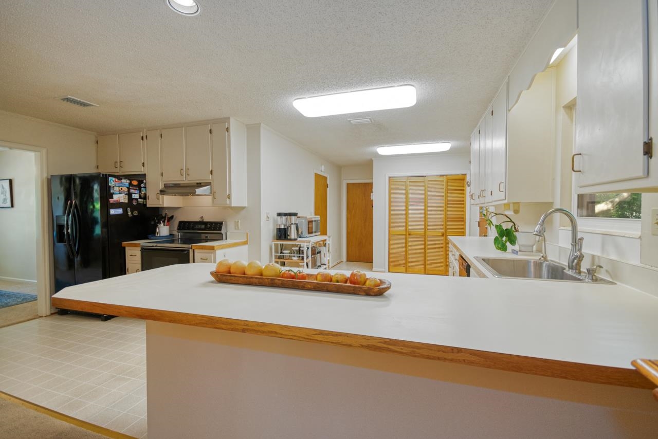 2399 CLARA KEE Boulevard