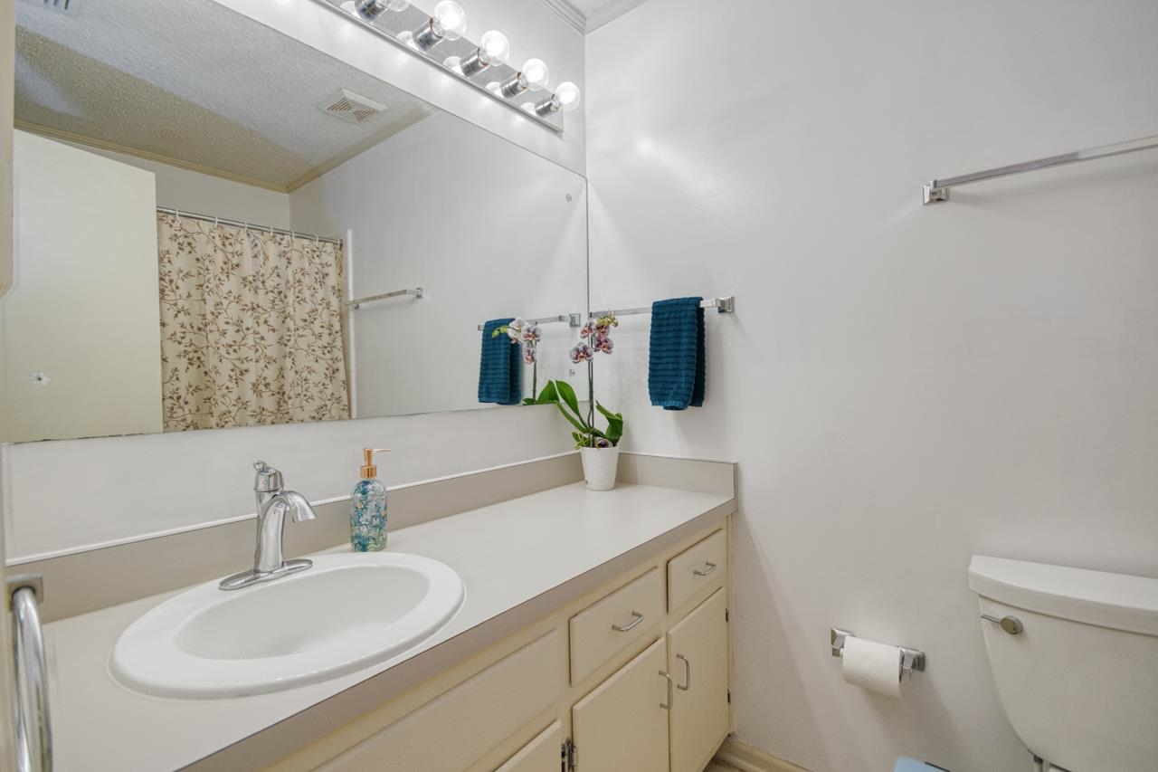 2399 CLARA KEE Boulevard