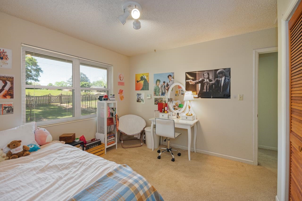 2399 CLARA KEE Boulevard