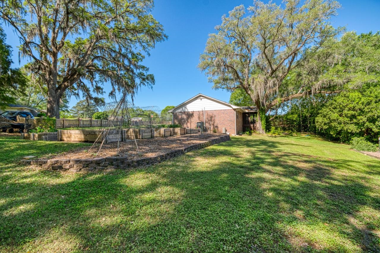 2399 CLARA KEE Boulevard