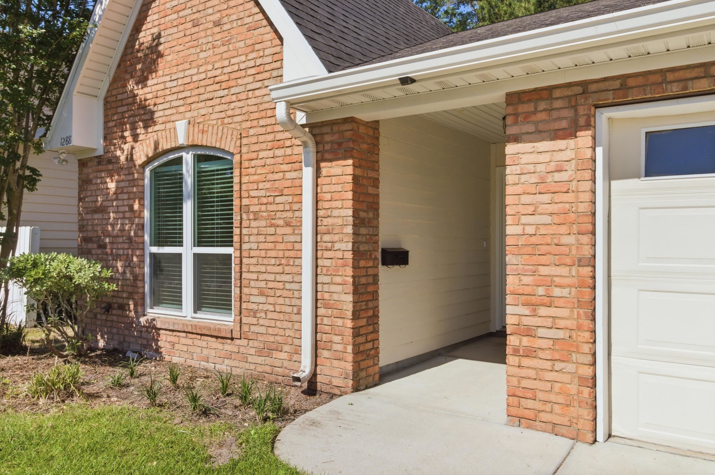 1288 Mosswood Chase