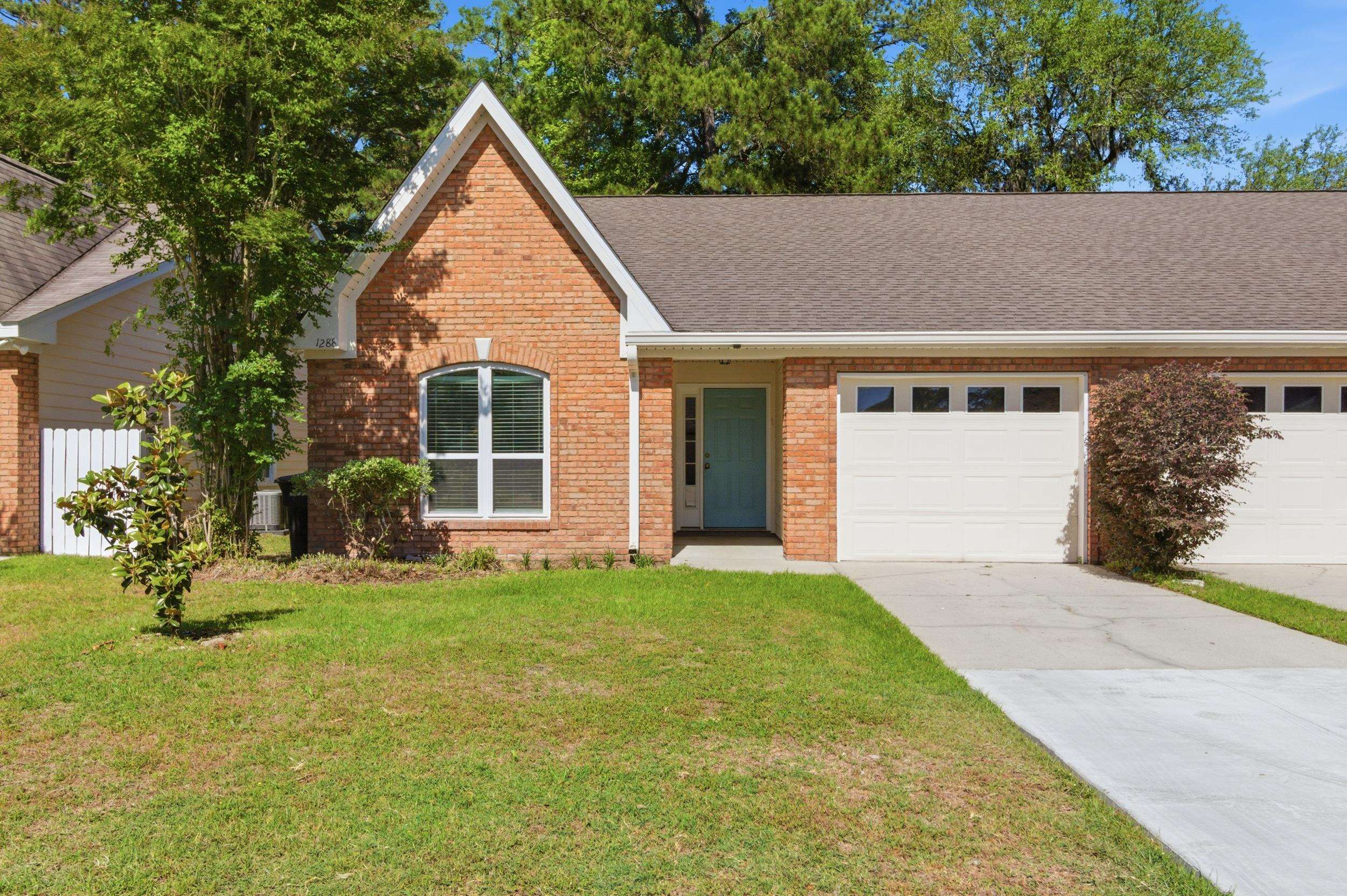 1288 Mosswood Chase