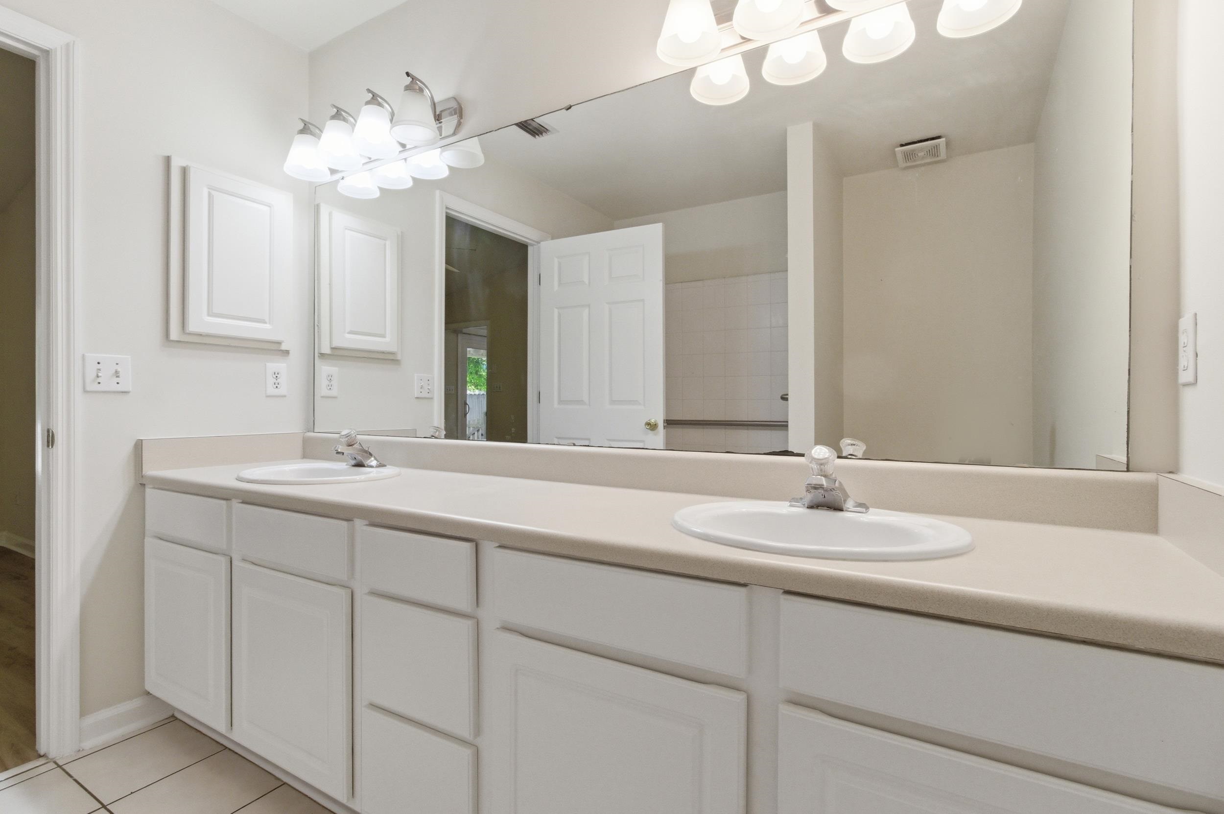 1288 Mosswood Chase