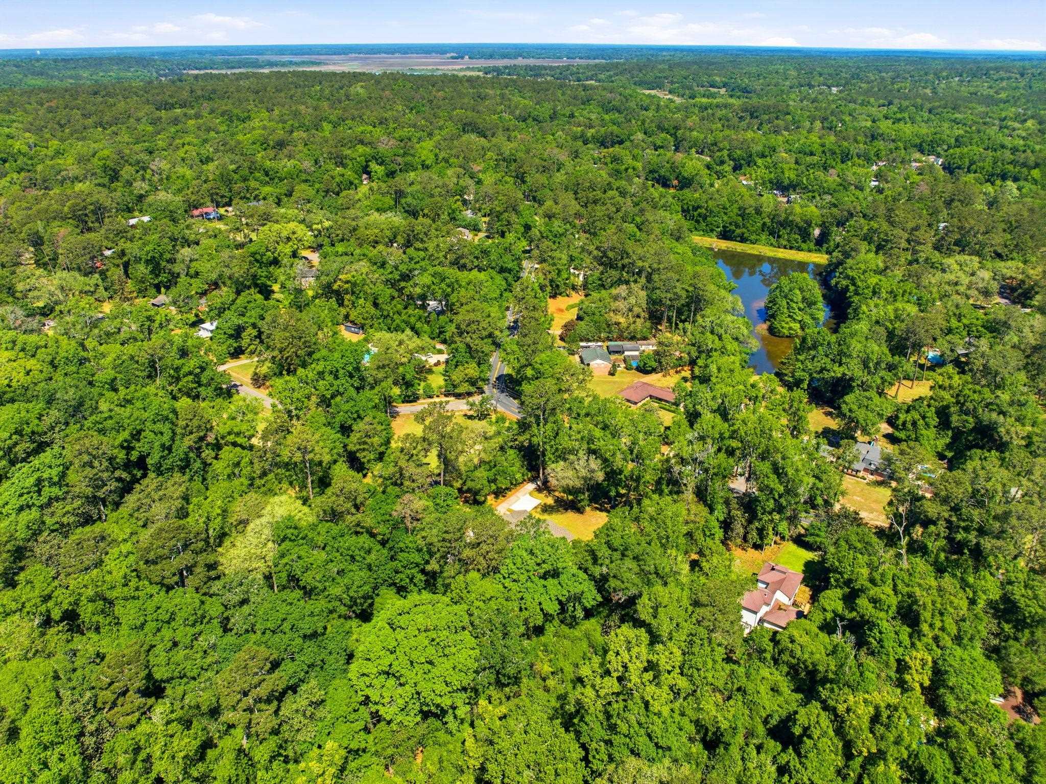 3549 LAKESHORE Drive