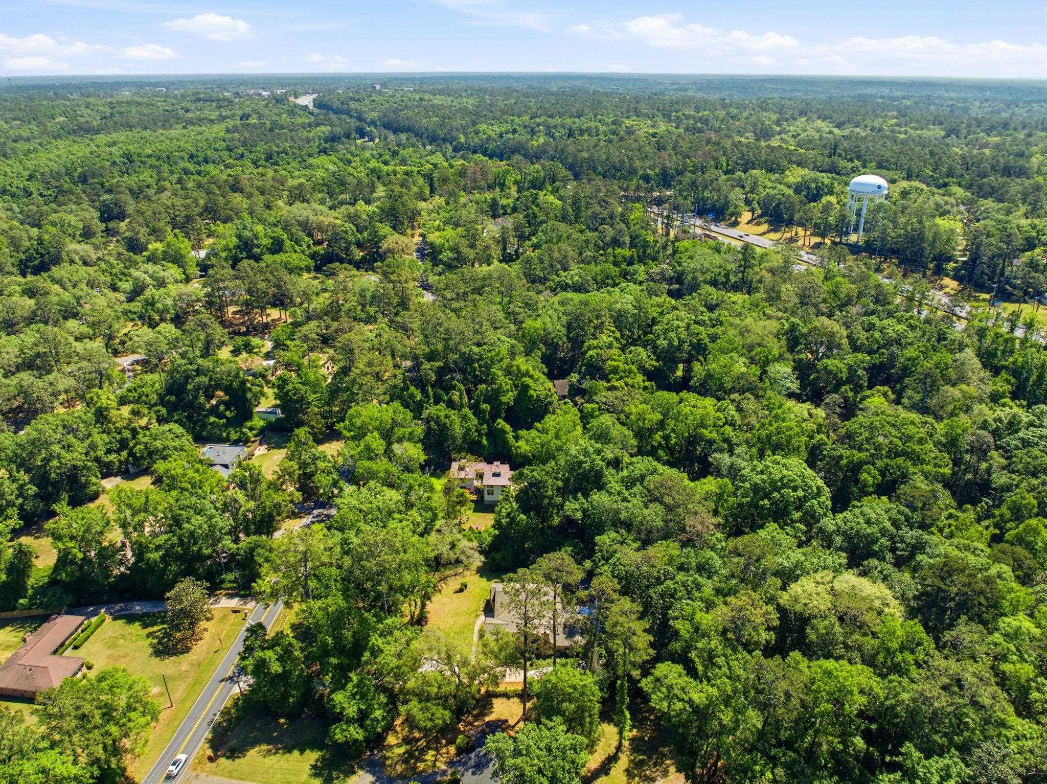 3549 LAKESHORE Drive