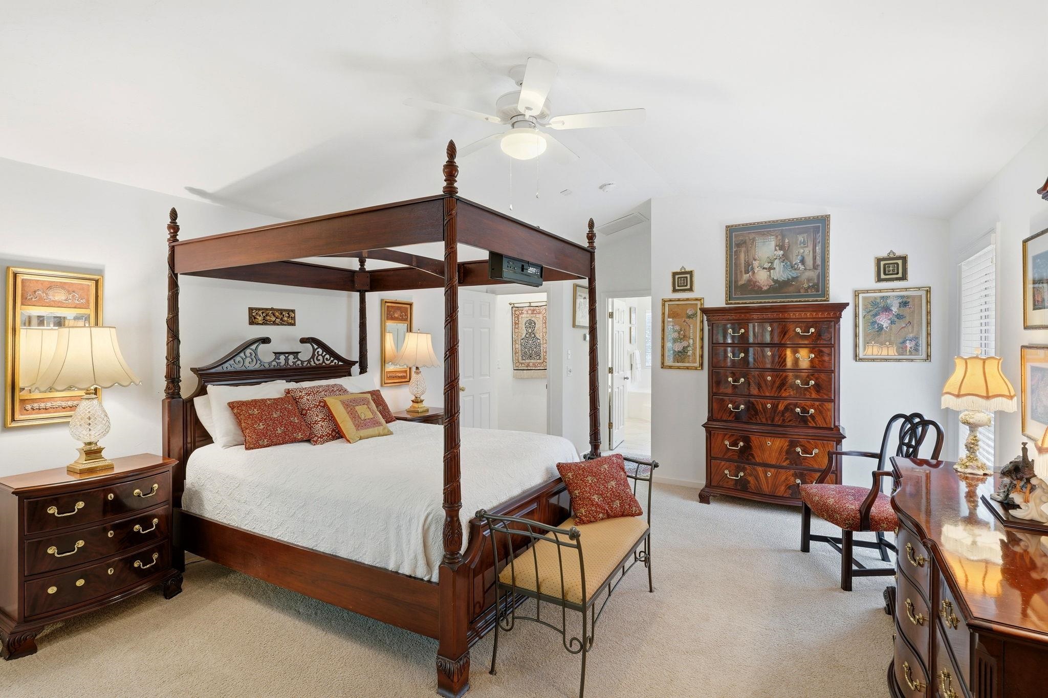 3549 LAKESHORE Drive