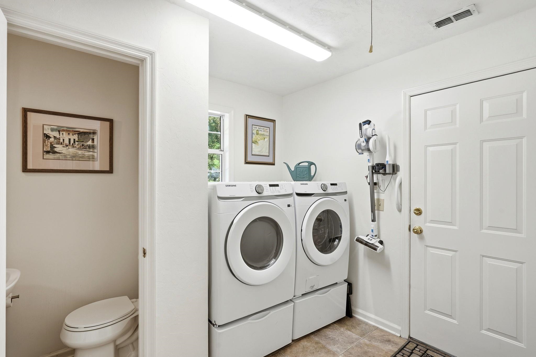 3549 LAKESHORE Drive