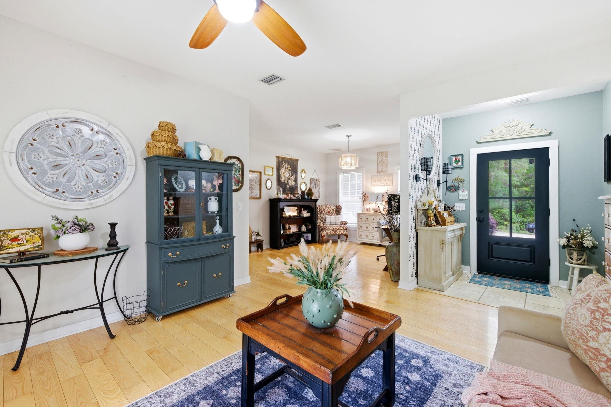 6104 Graypell Trail