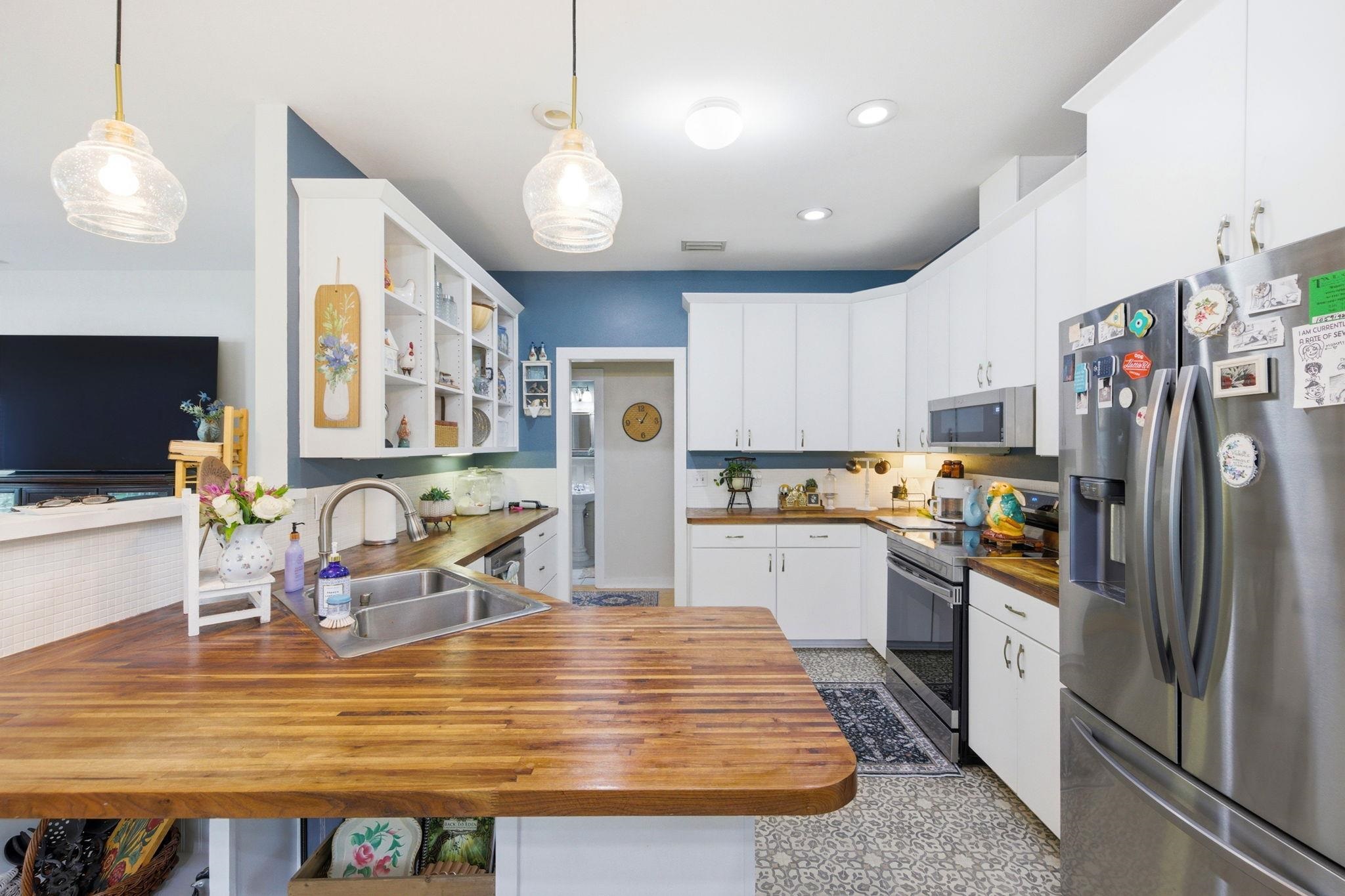 6104 Graypell Trail