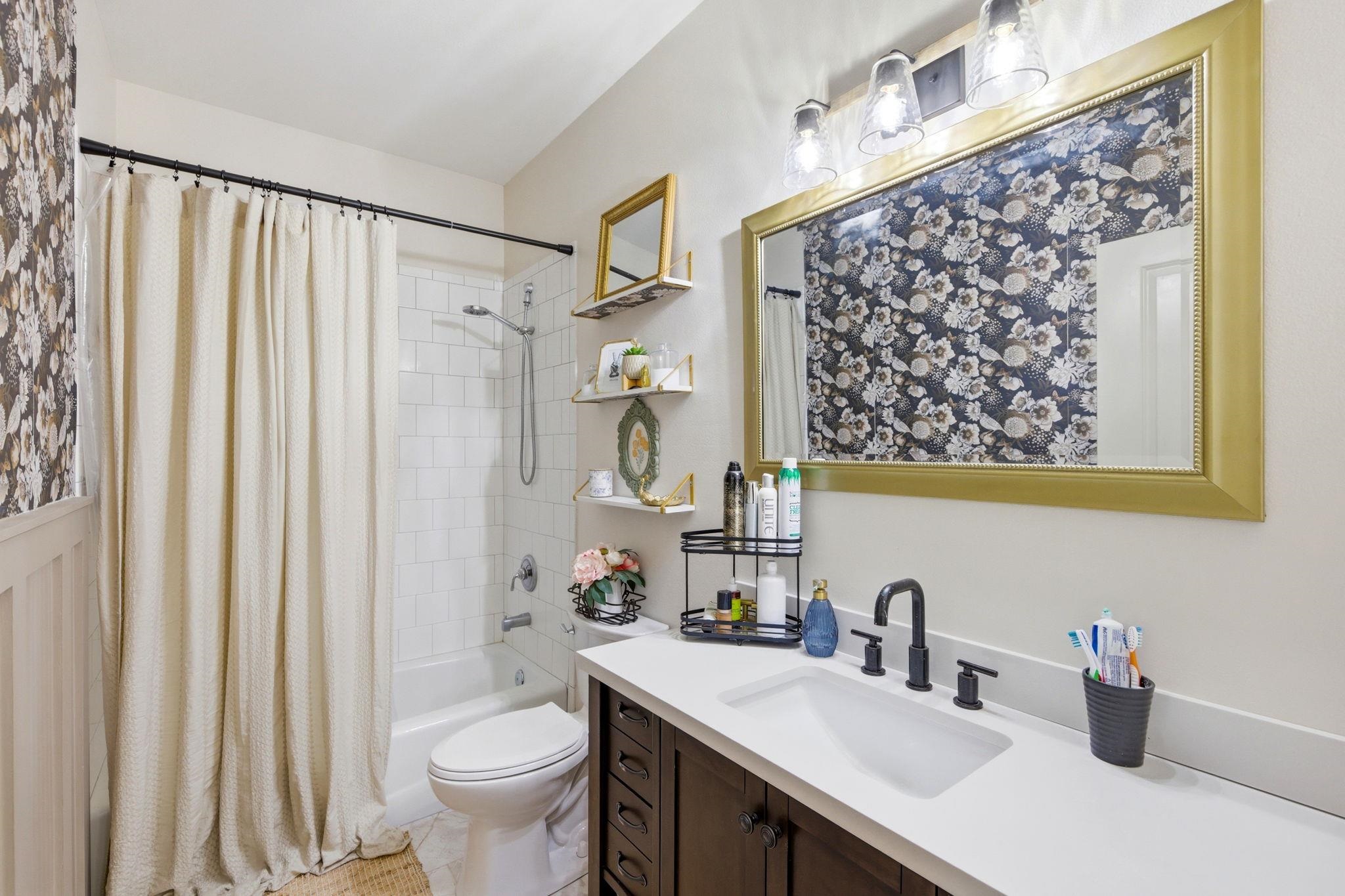 6104 Graypell Trail