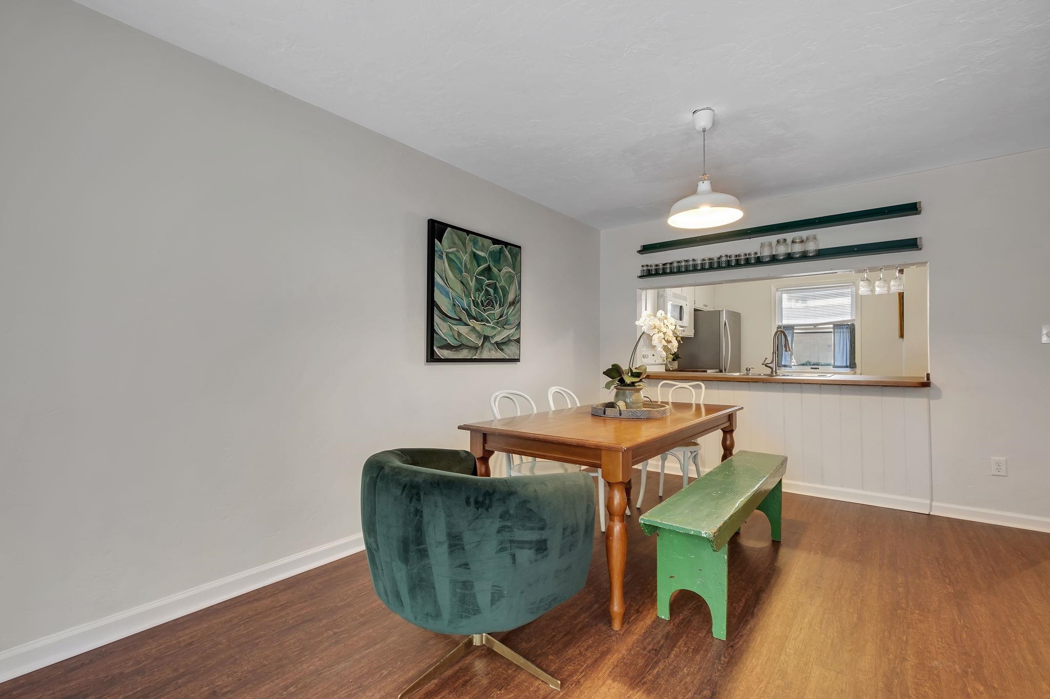 1828 Fernando Lane