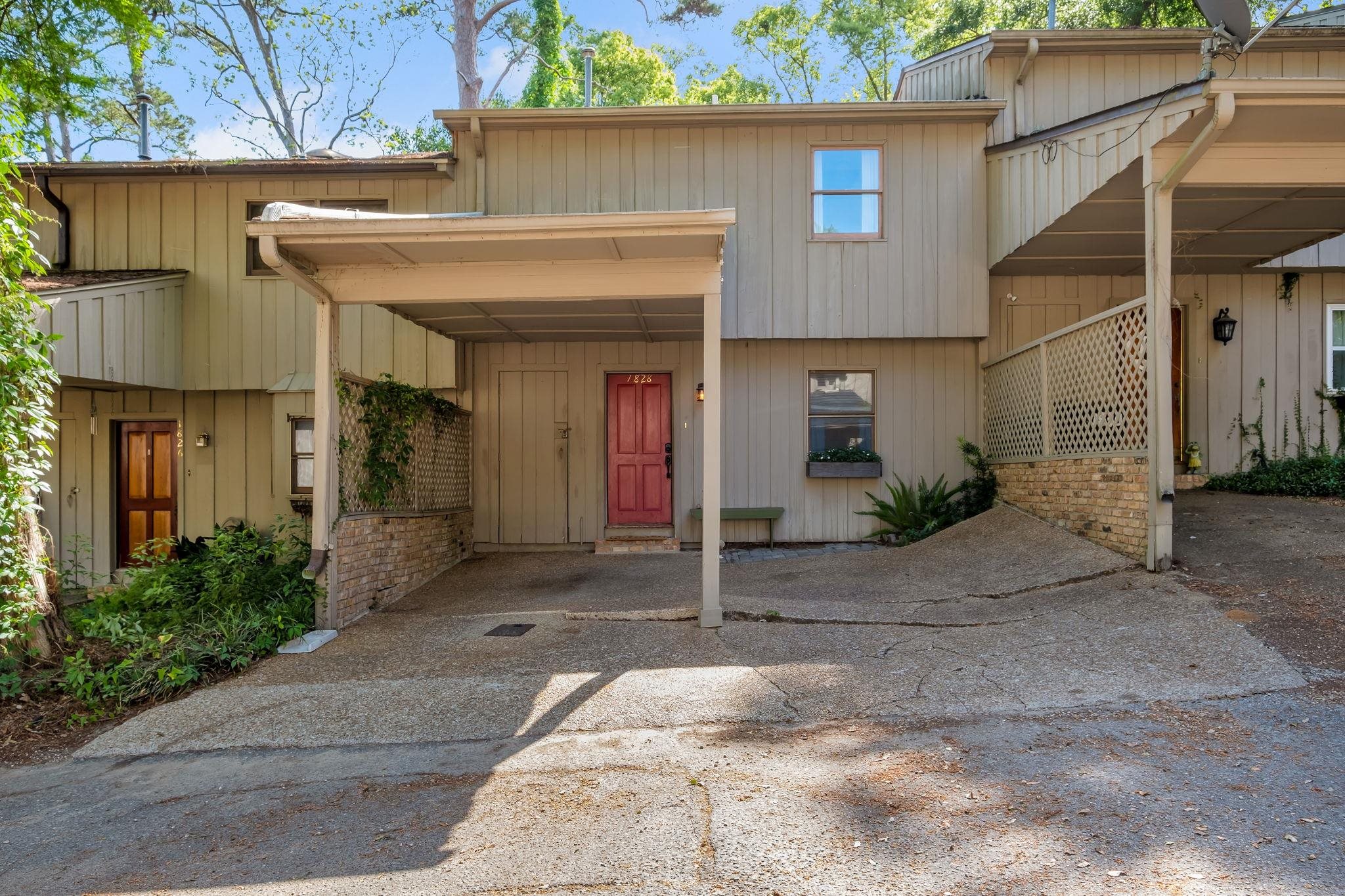 1828 Fernando Lane