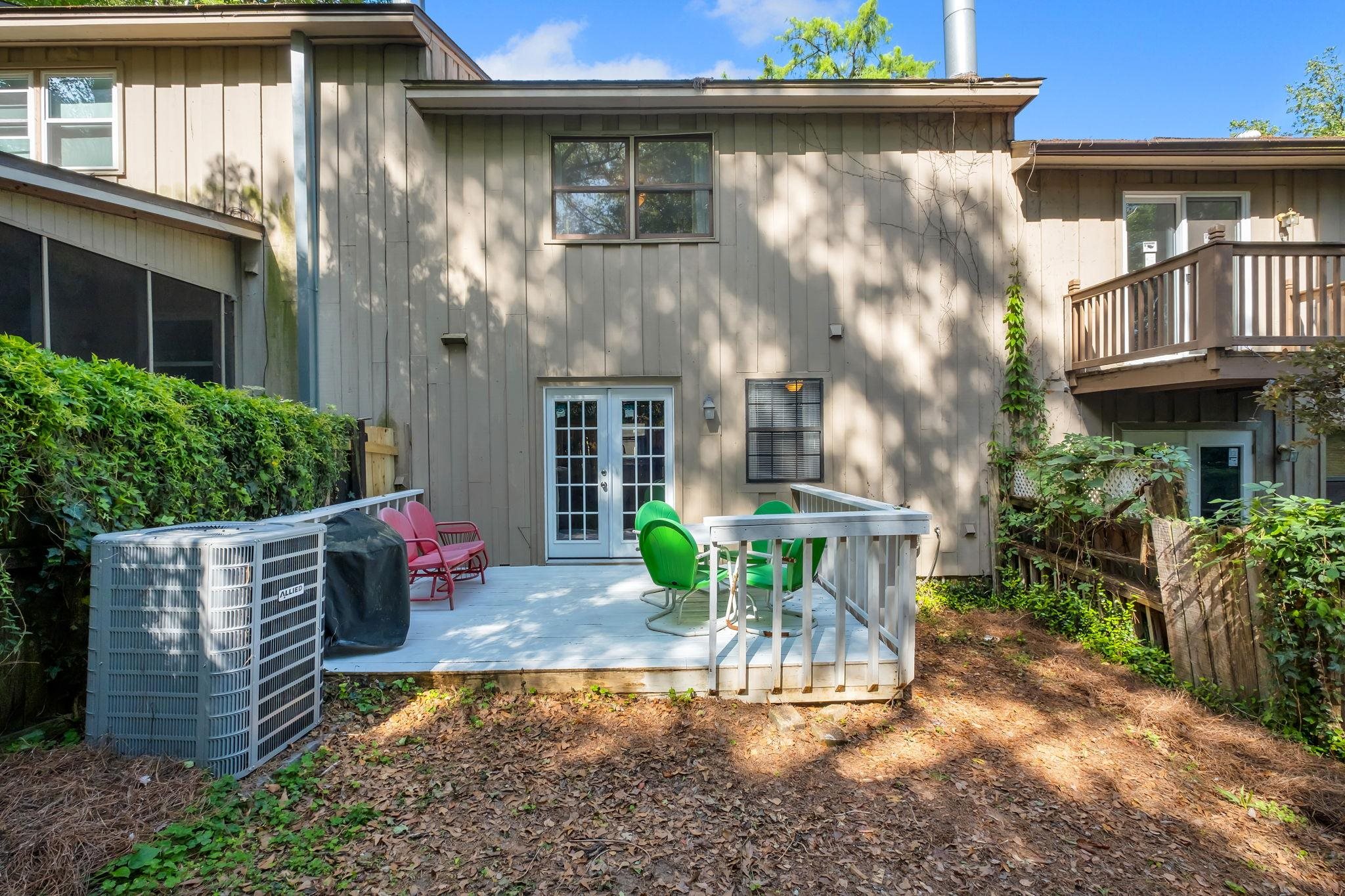 1828 Fernando Lane