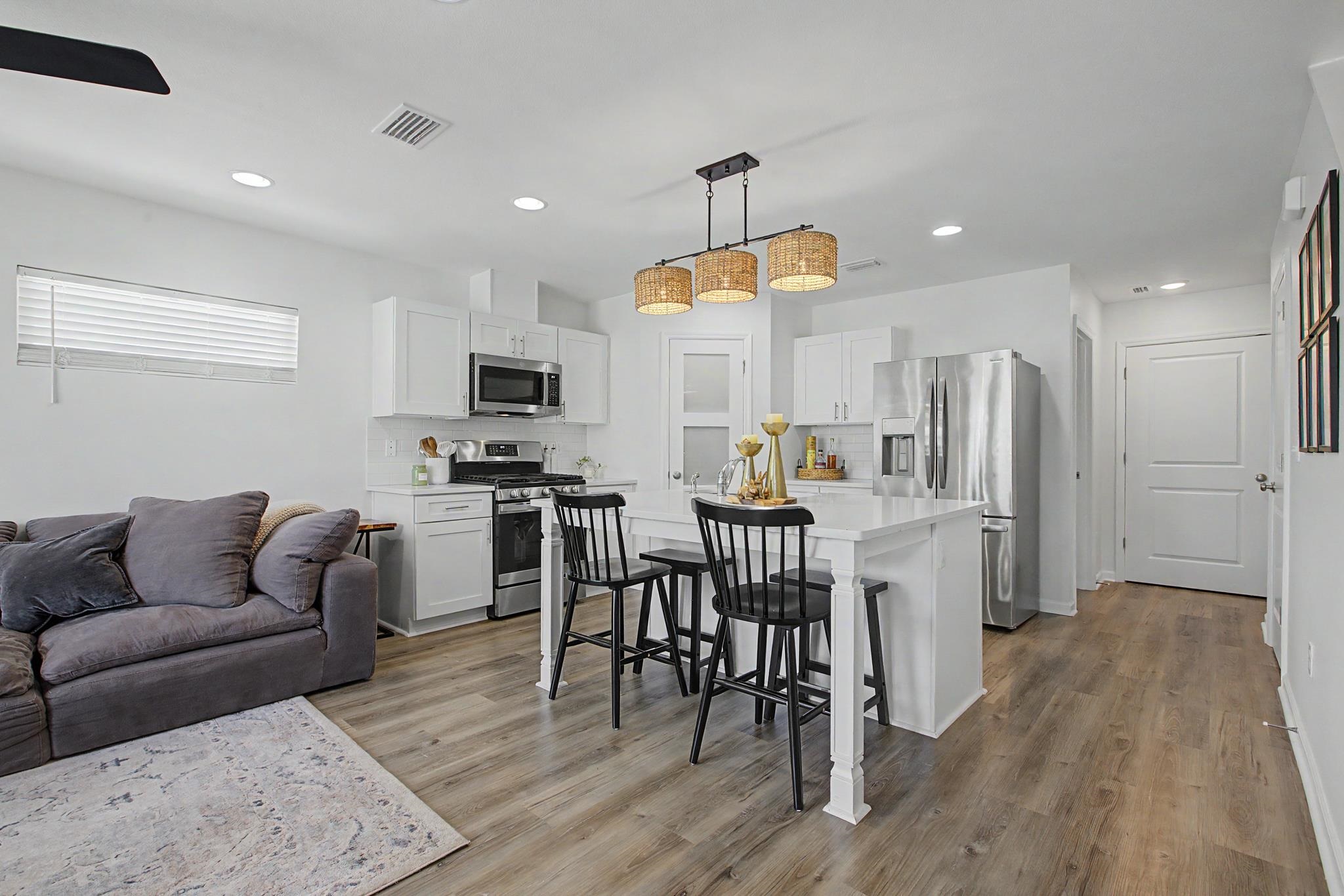 3724 Meadow Vista Lane