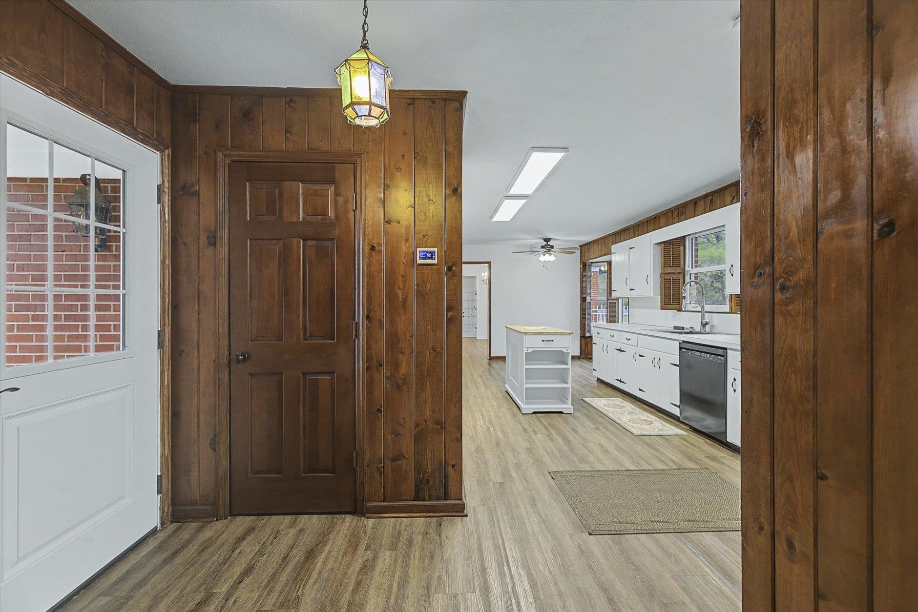 2414 Arendell Way