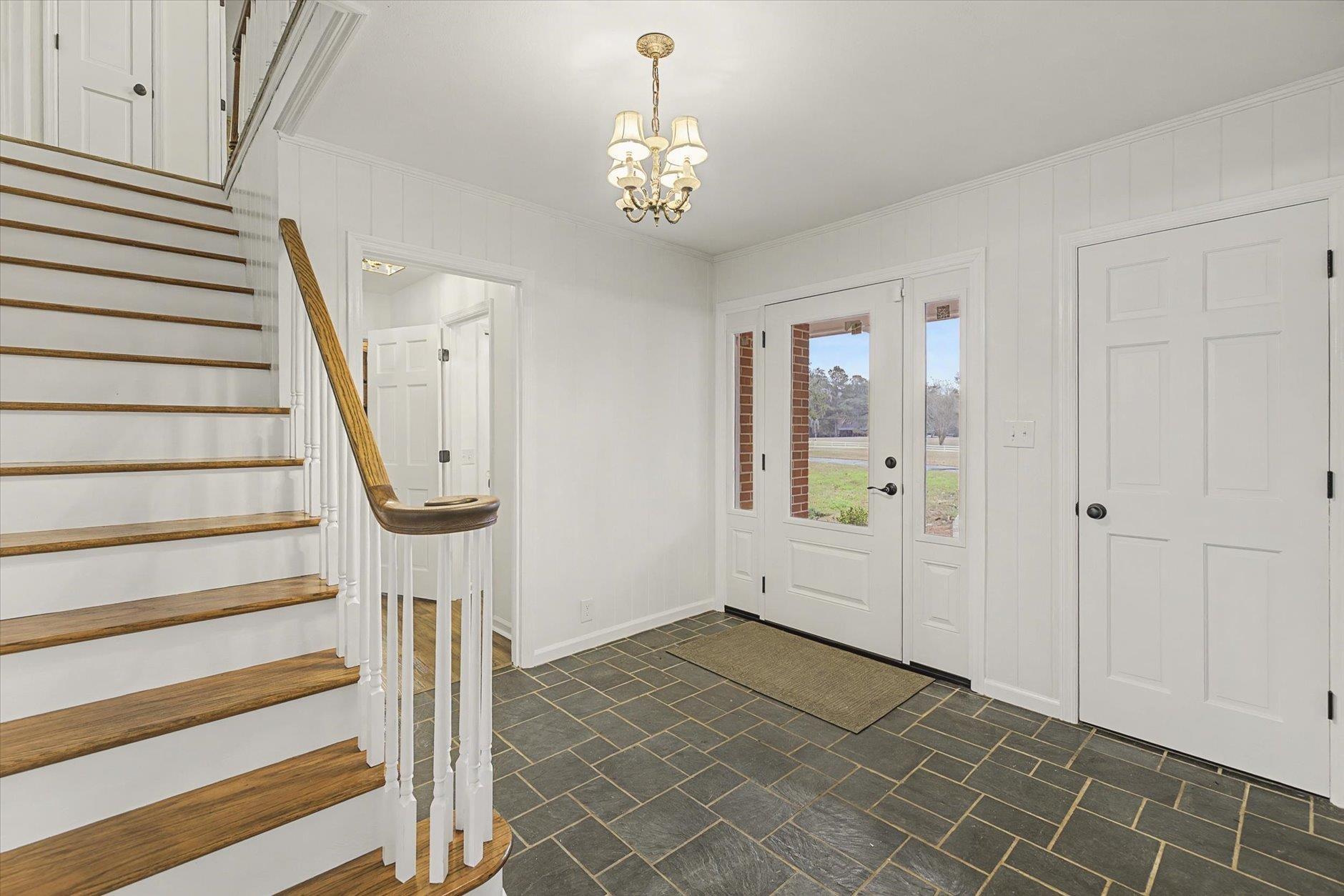2414 Arendell Way