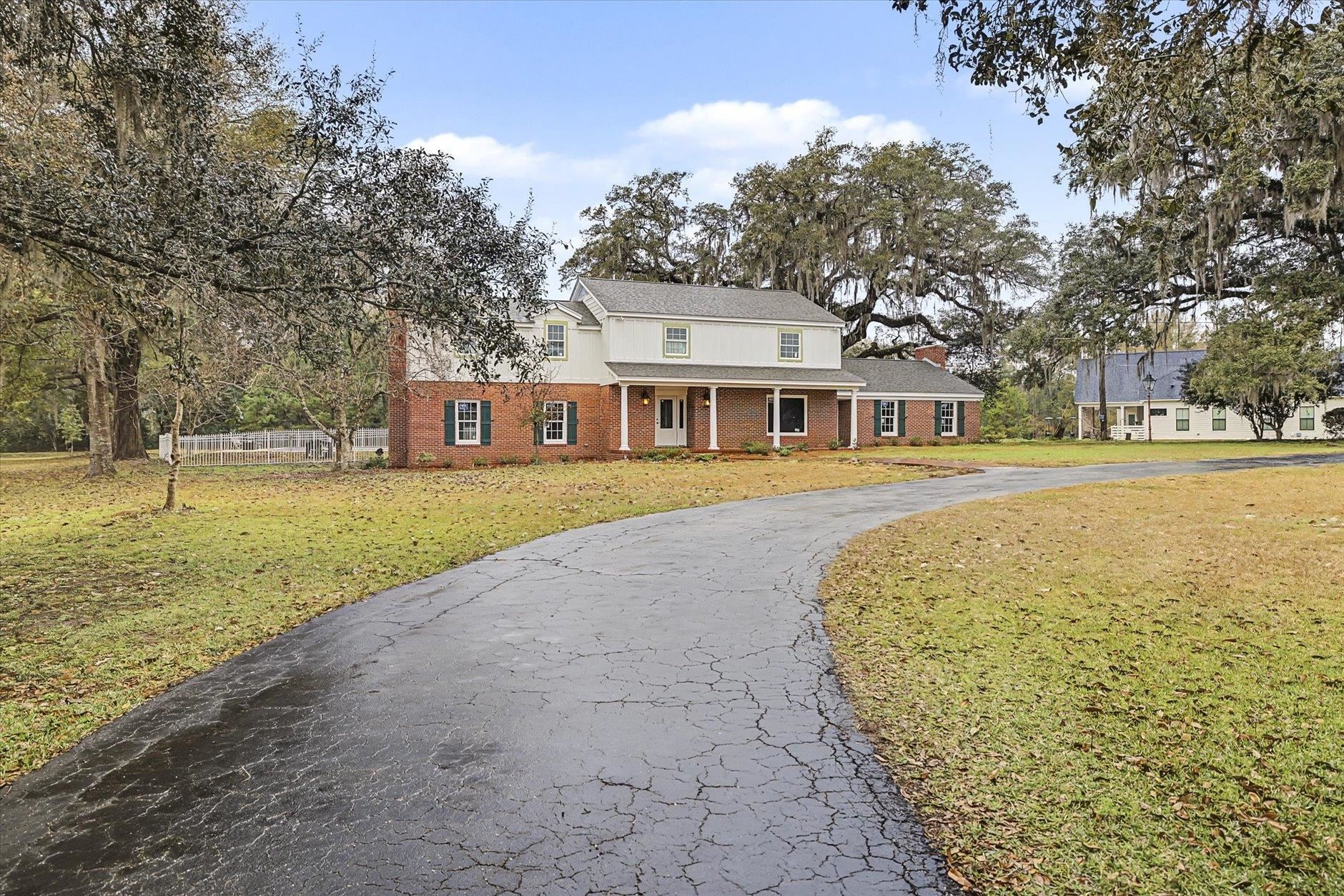 2414 Arendell Way