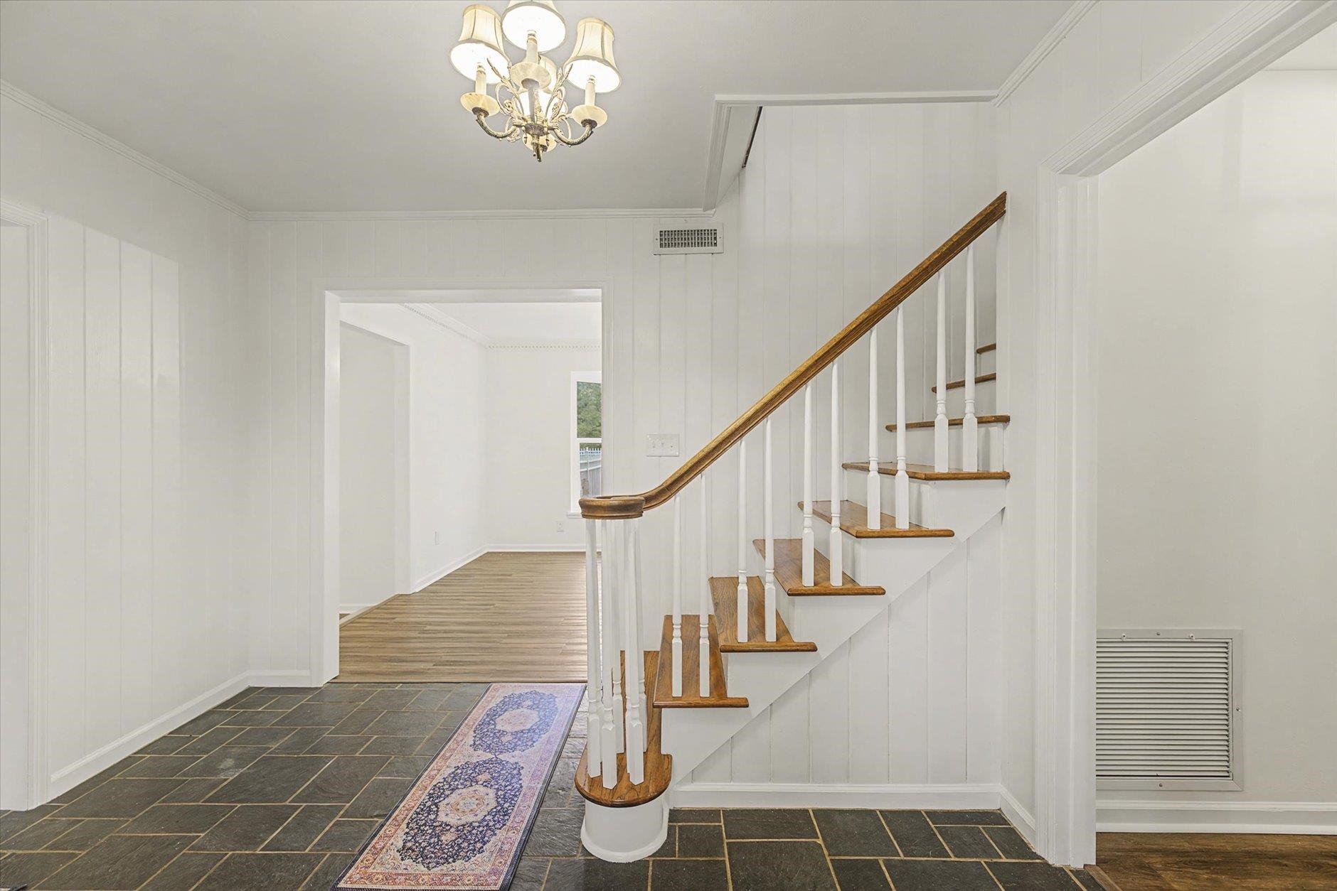 2414 Arendell Way