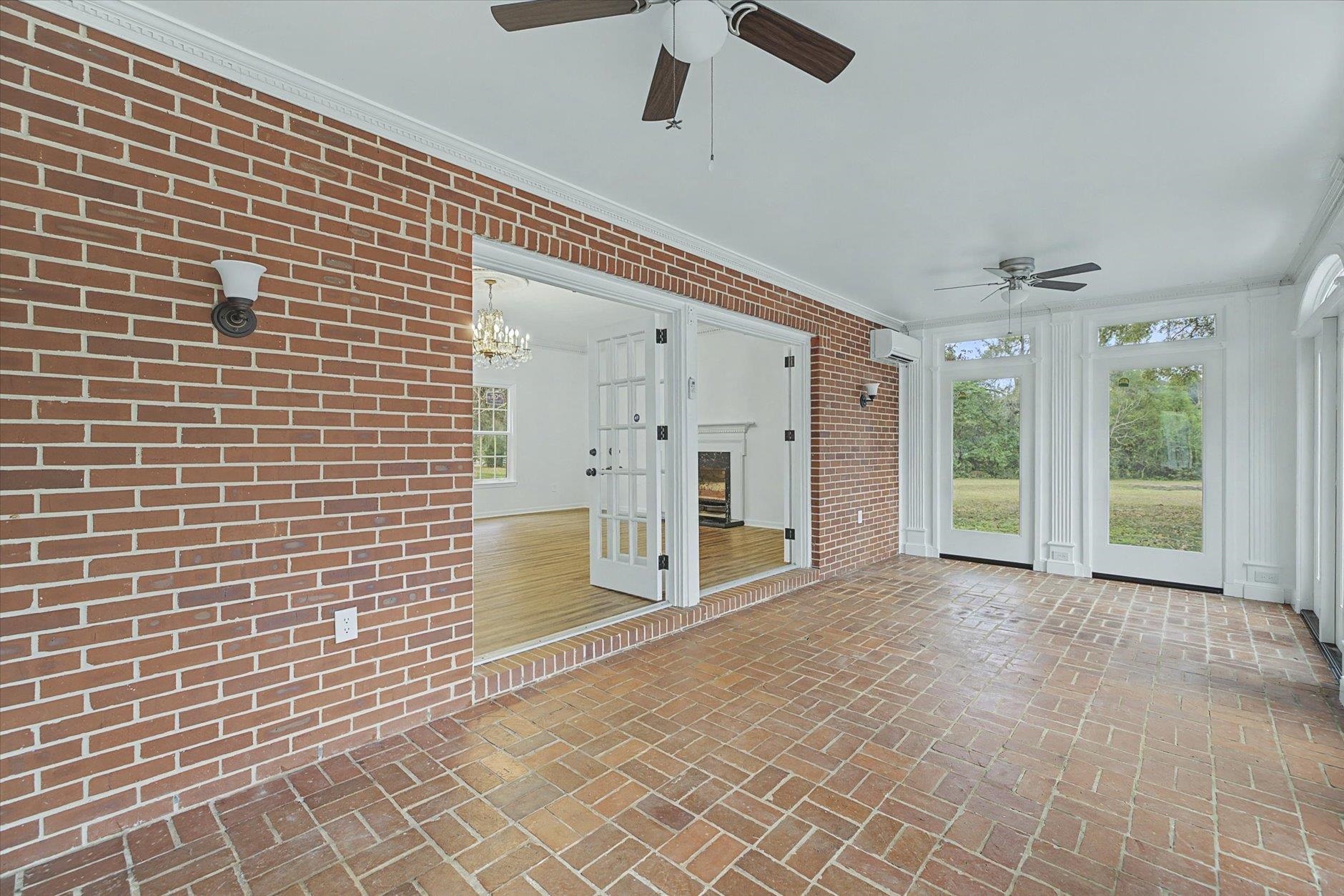 2414 Arendell Way