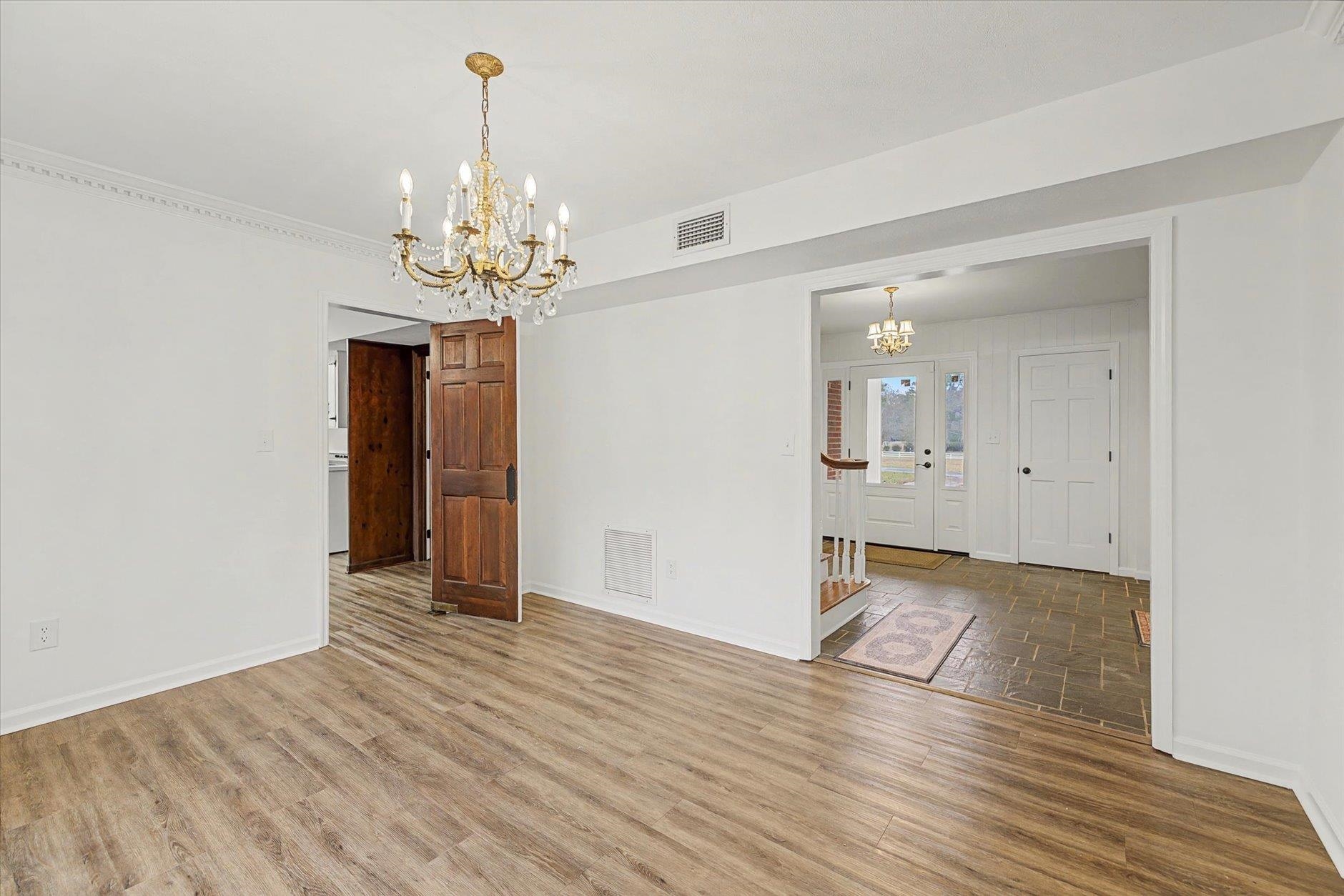 2414 Arendell Way