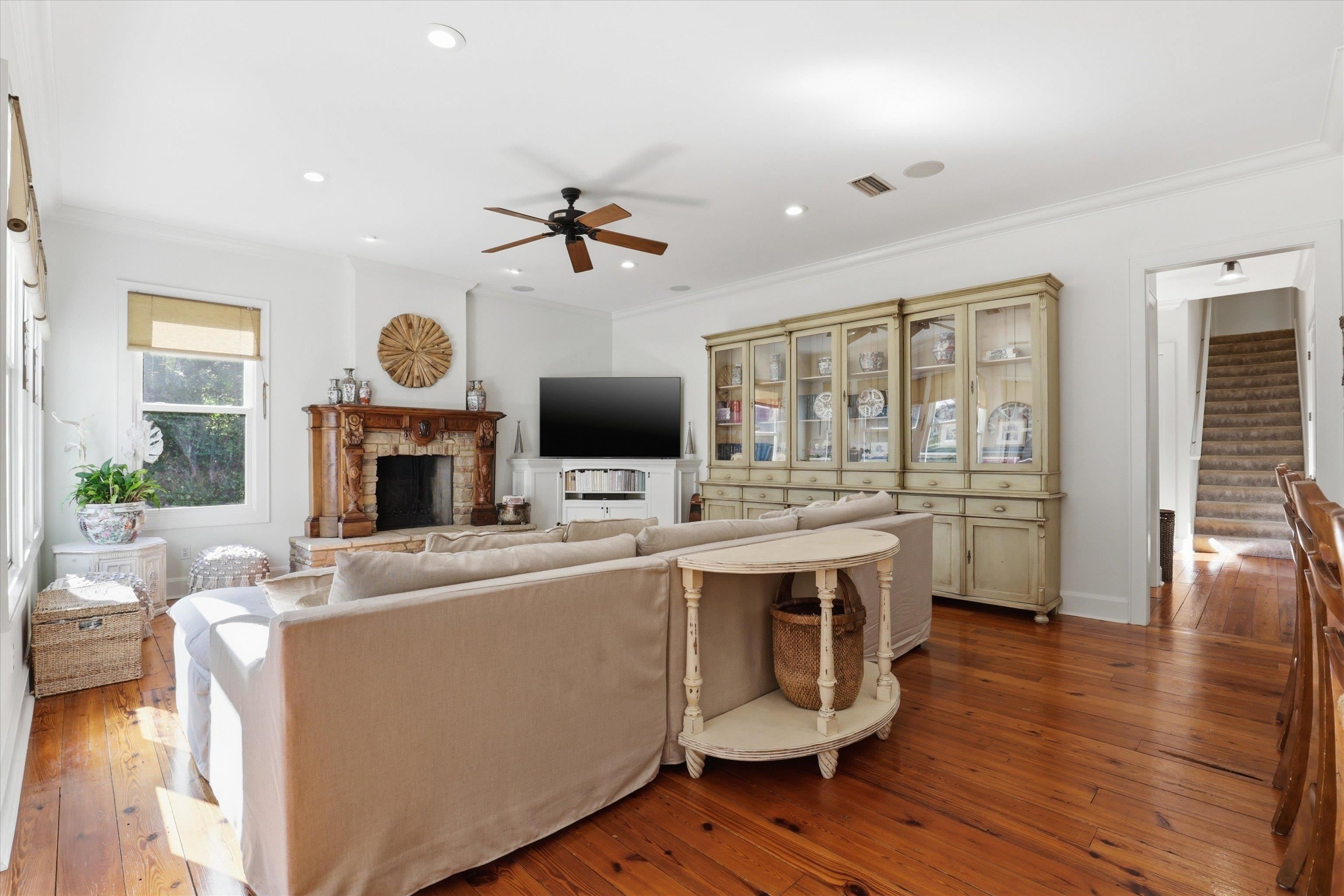 5992 Hardy Croom Court