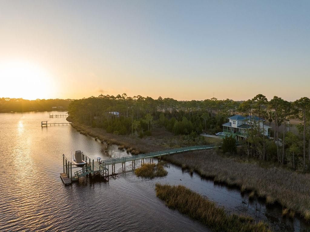 588 River Road