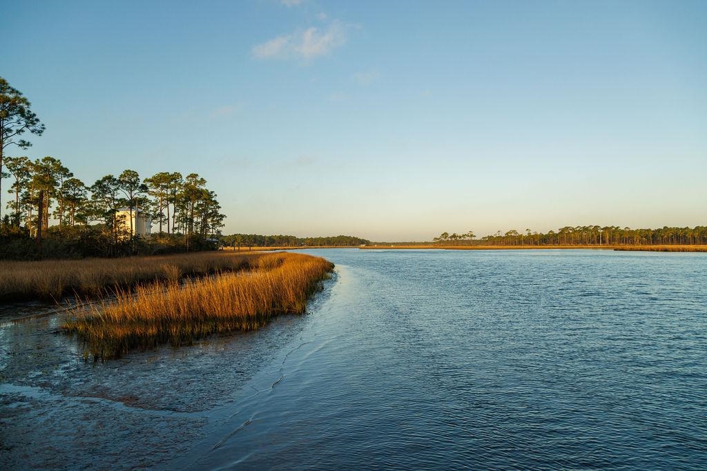 588 River Road