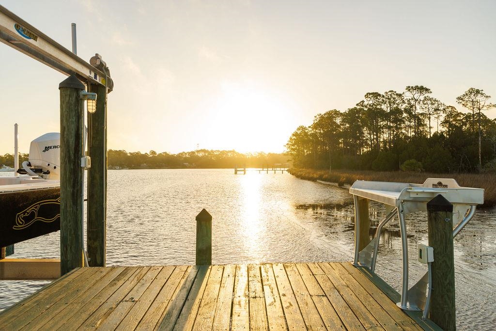 588 River Road